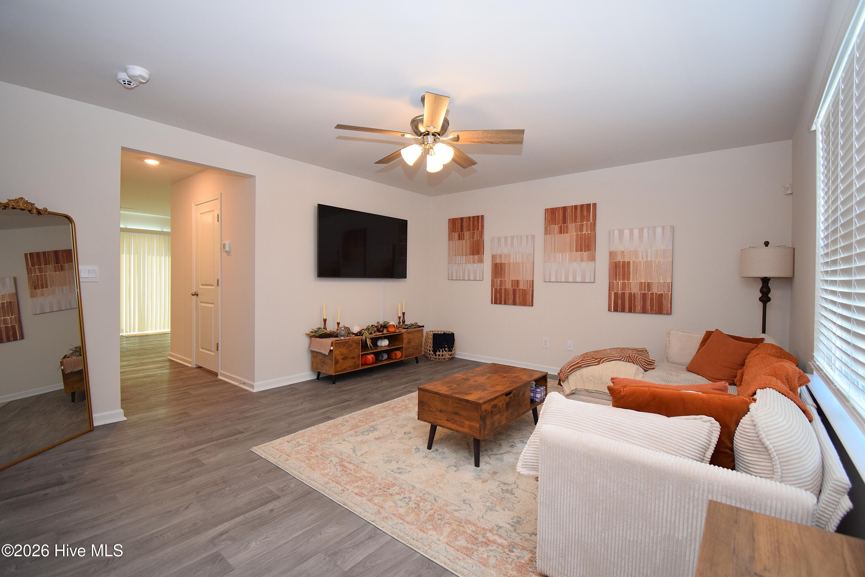 4125 Laurel Ridge Drive E Property Photo 4