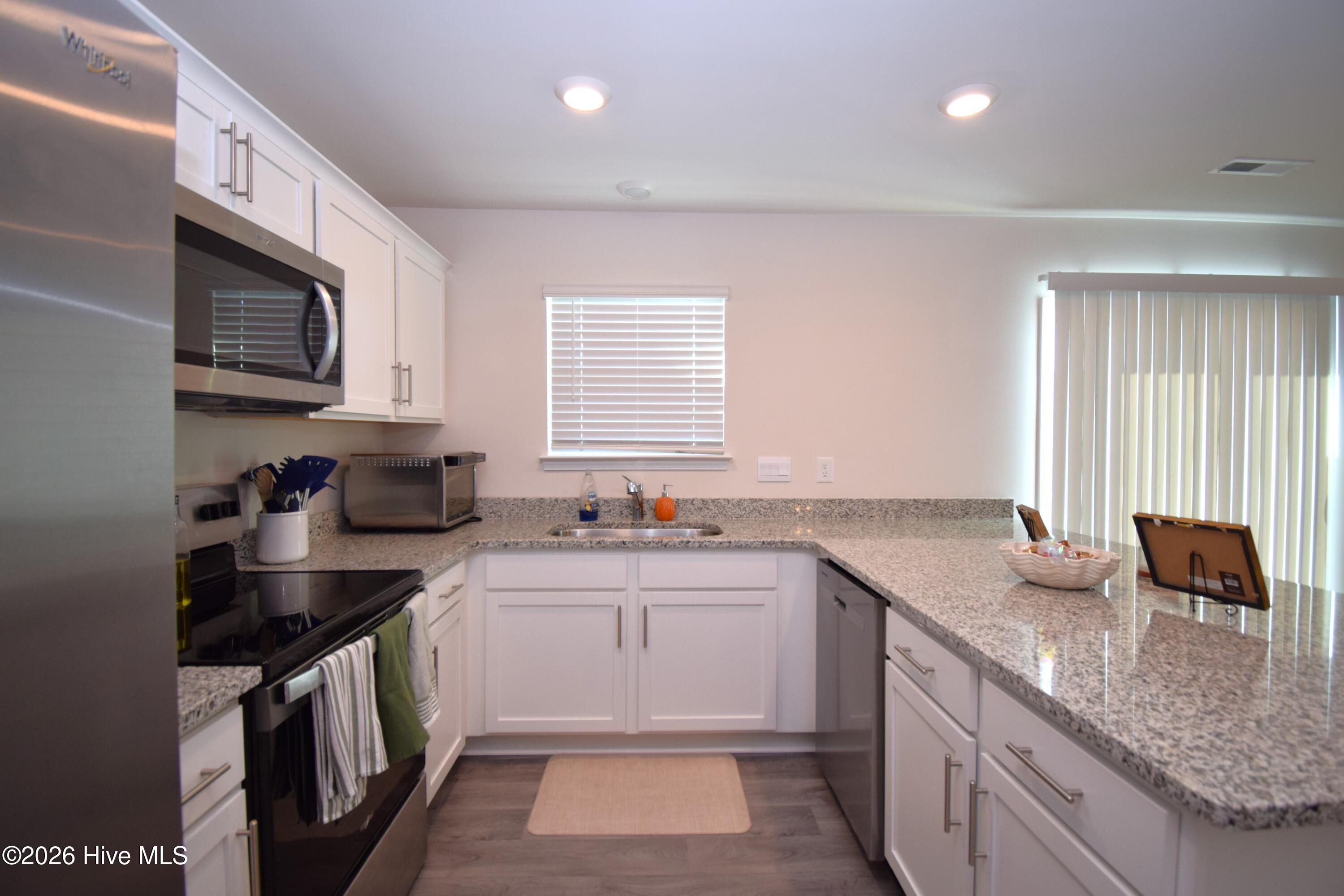 4125 Laurel Ridge Drive E Property Photo 8