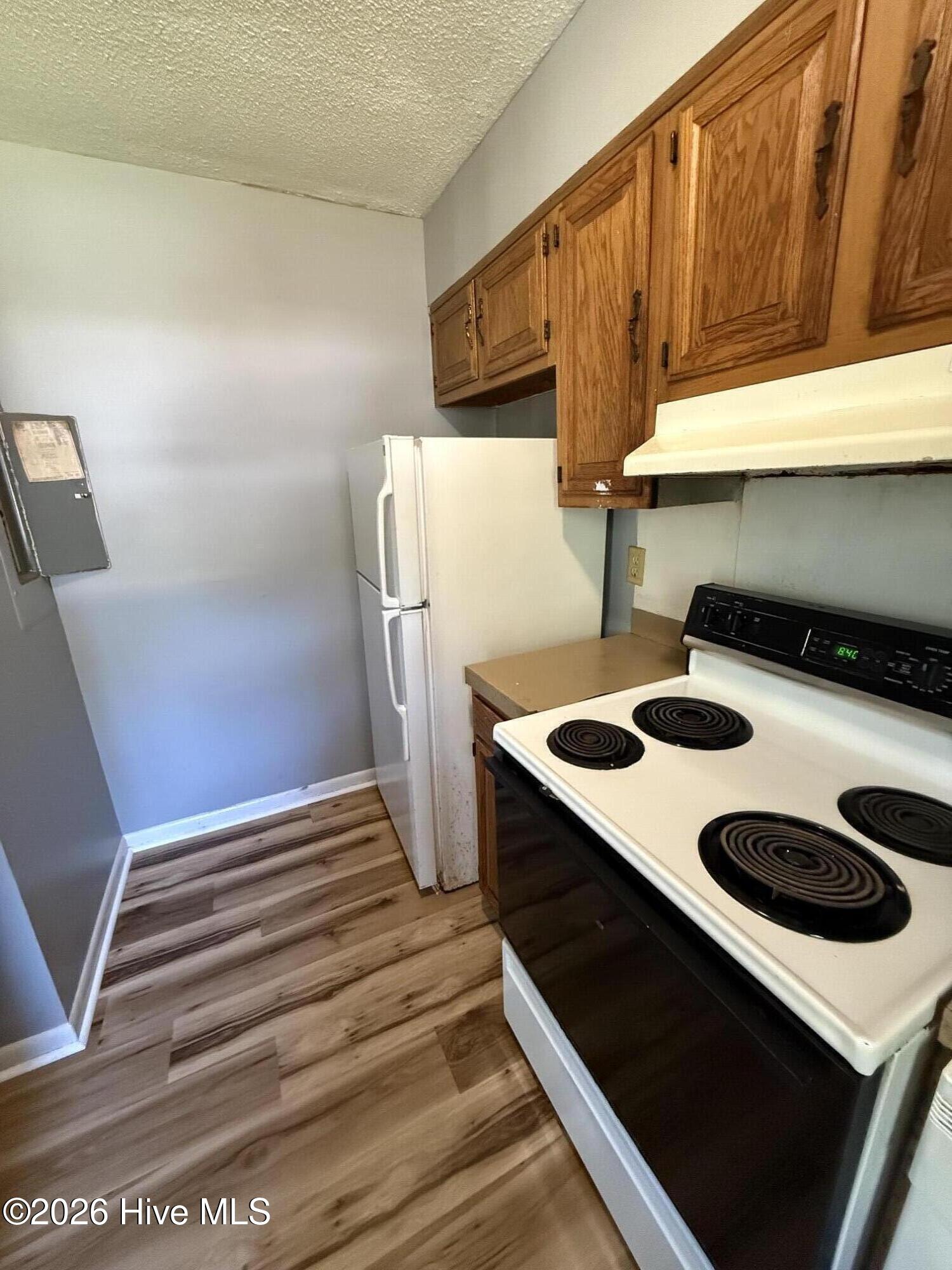 906 Verdant Drive B Property Photo 6