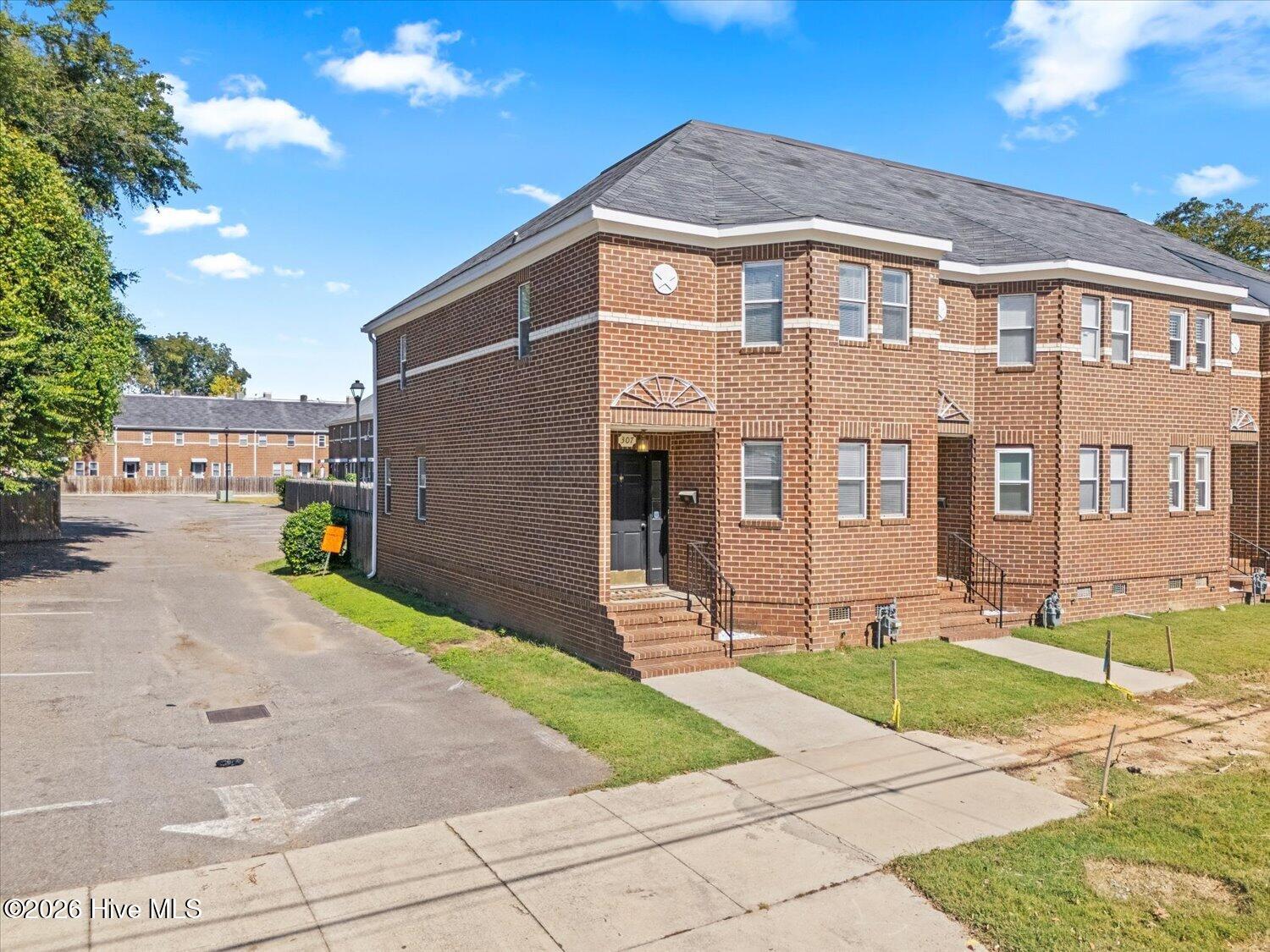 307 Telfair Street Property Photo 2