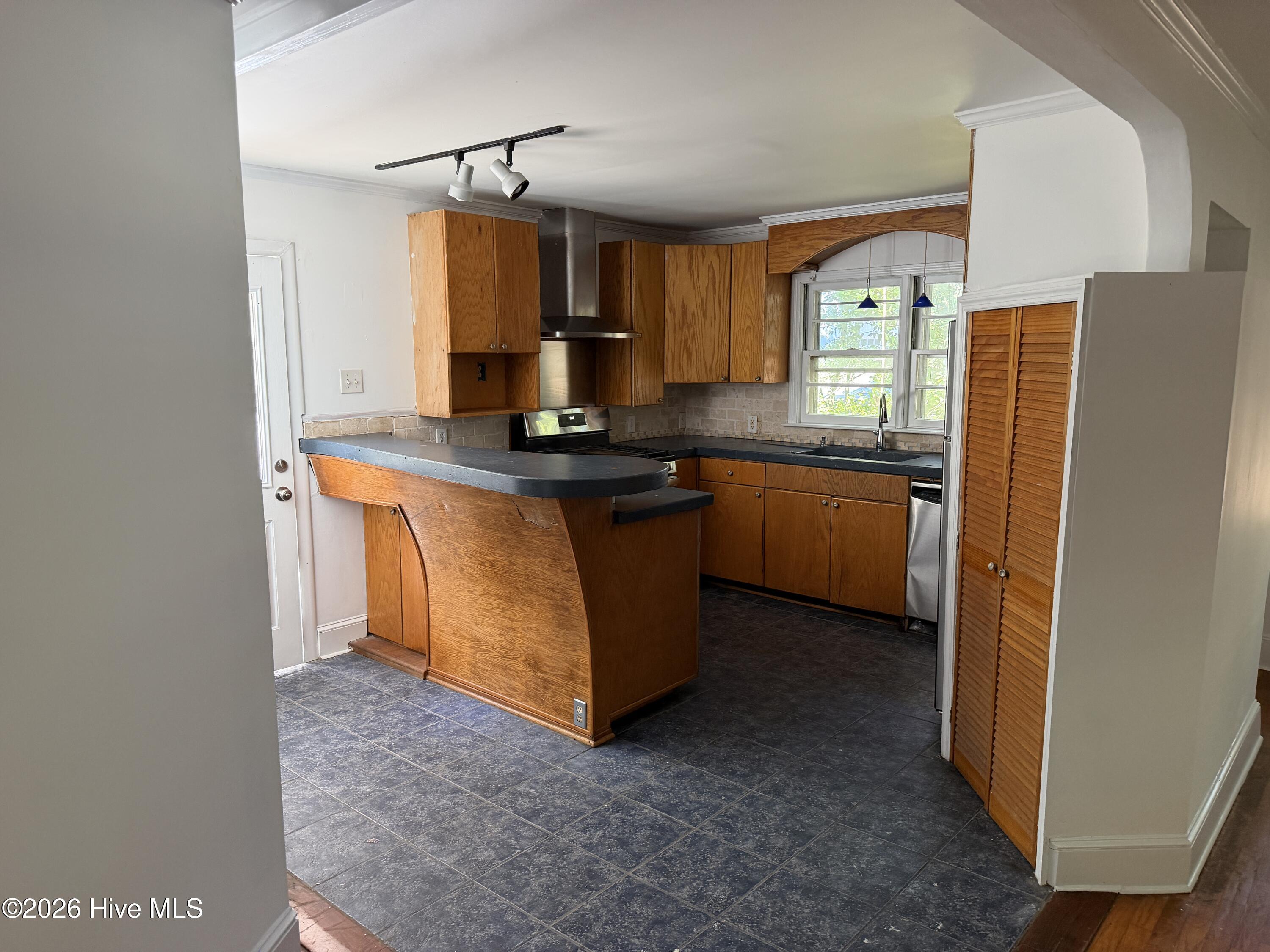 4022 Wilshire Boulevard Property Photo 4