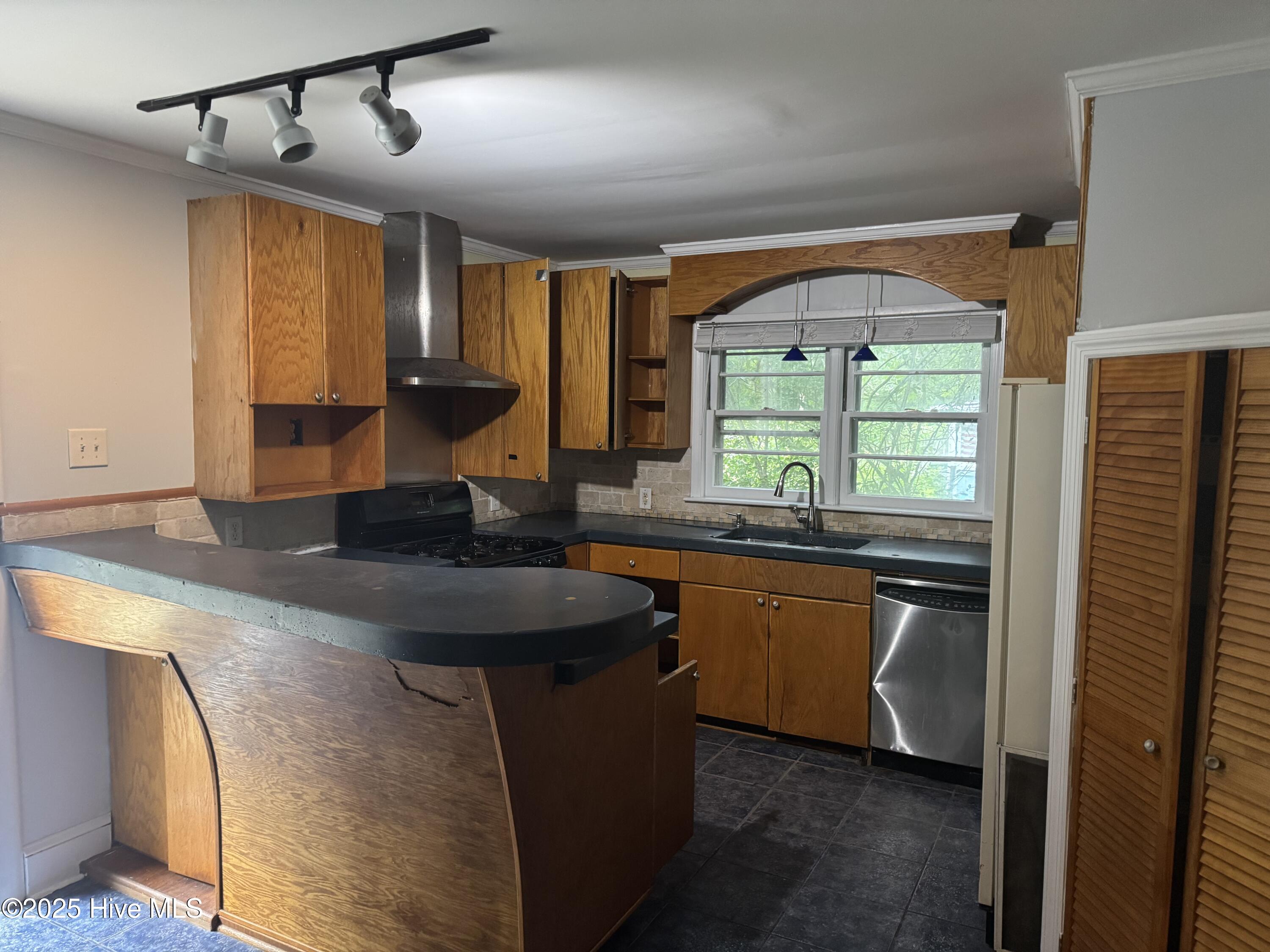 4022 Wilshire Boulevard Property Photo 7