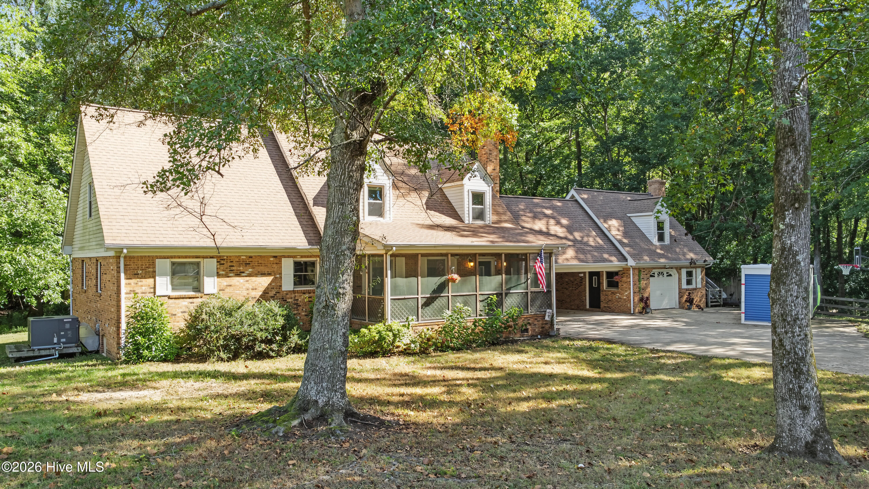 735 Daniels Road Property Photo 1