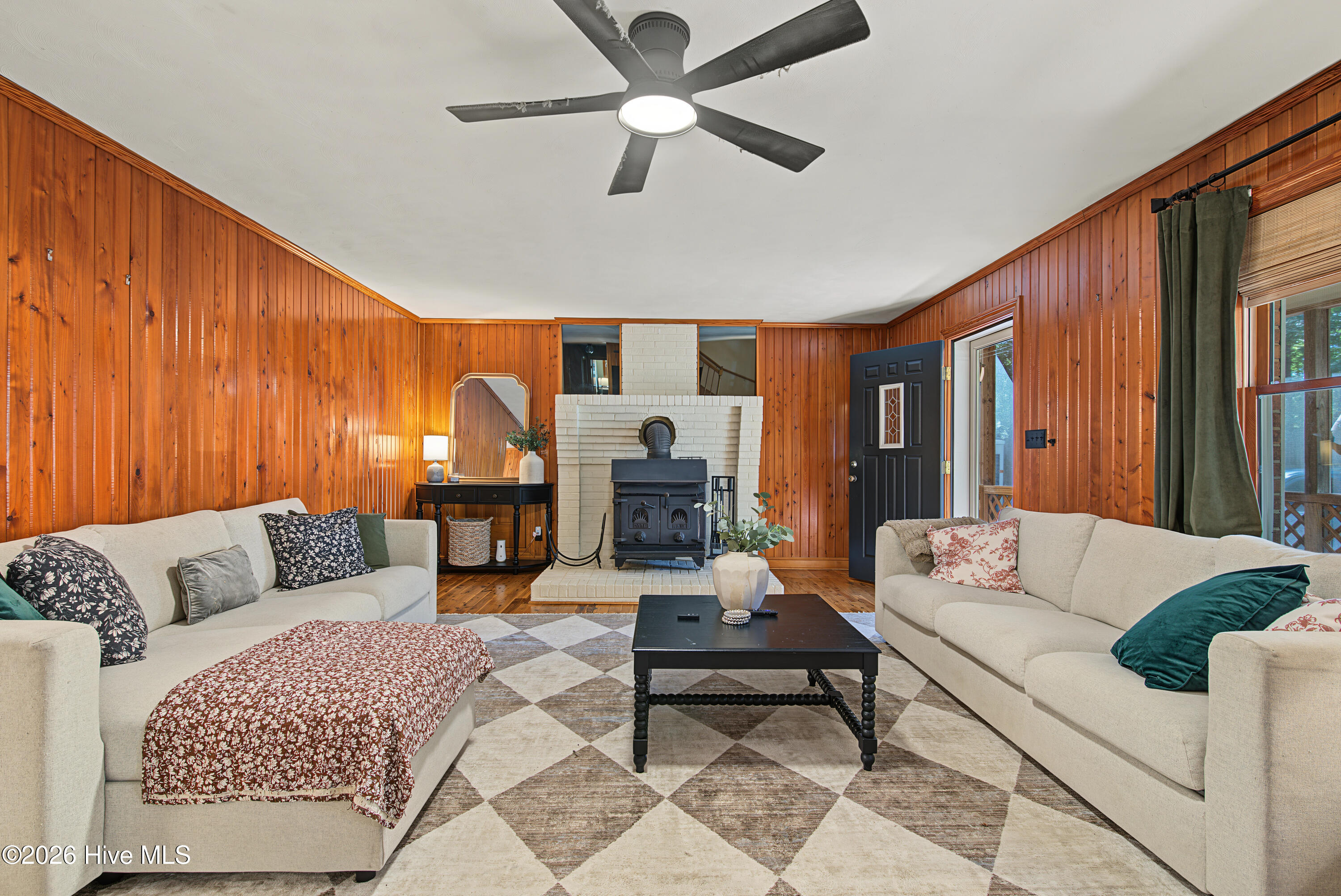 735 Daniels Road Property Photo 4