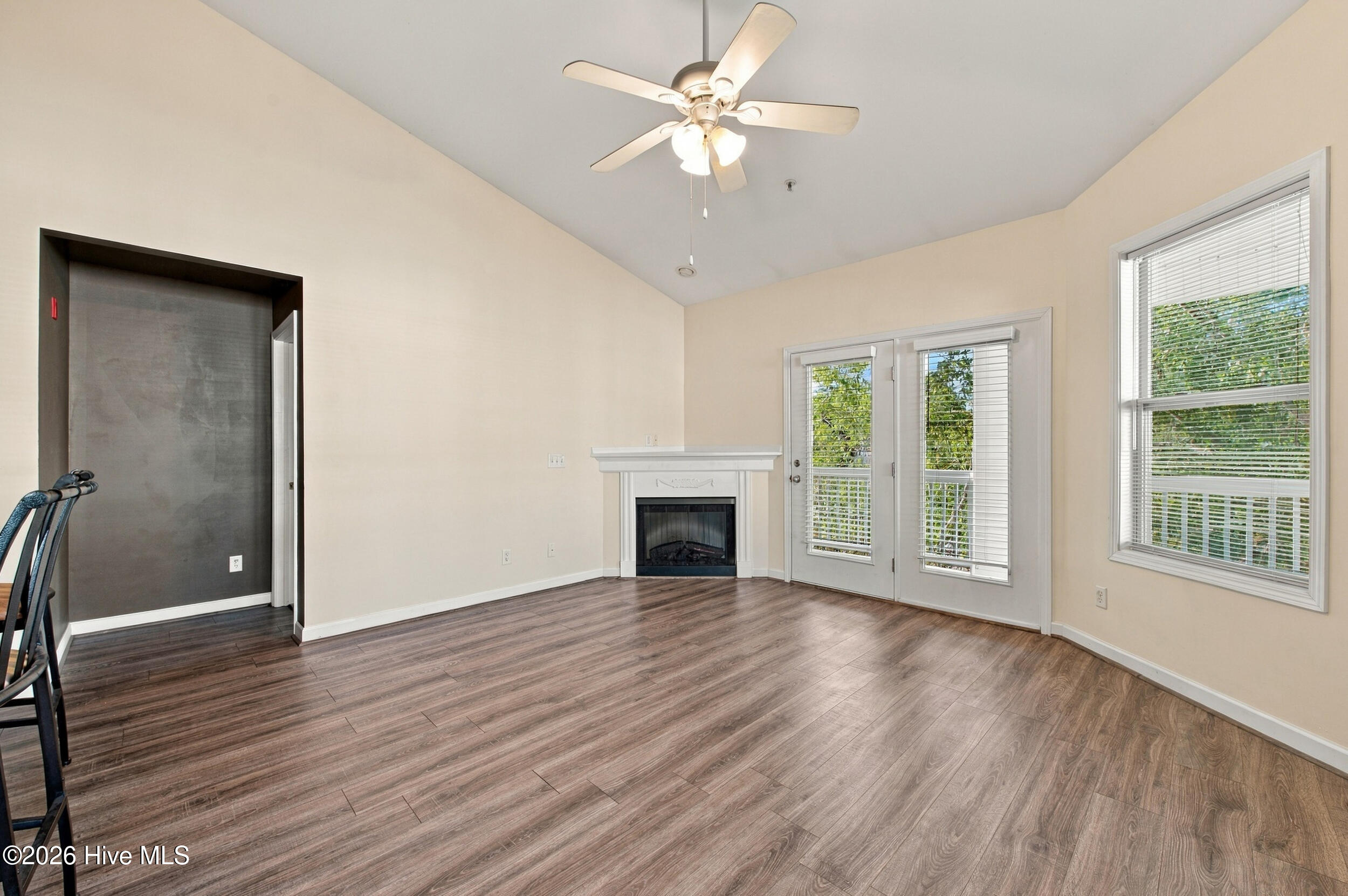 706 Indica Court 302 Property Photo 8