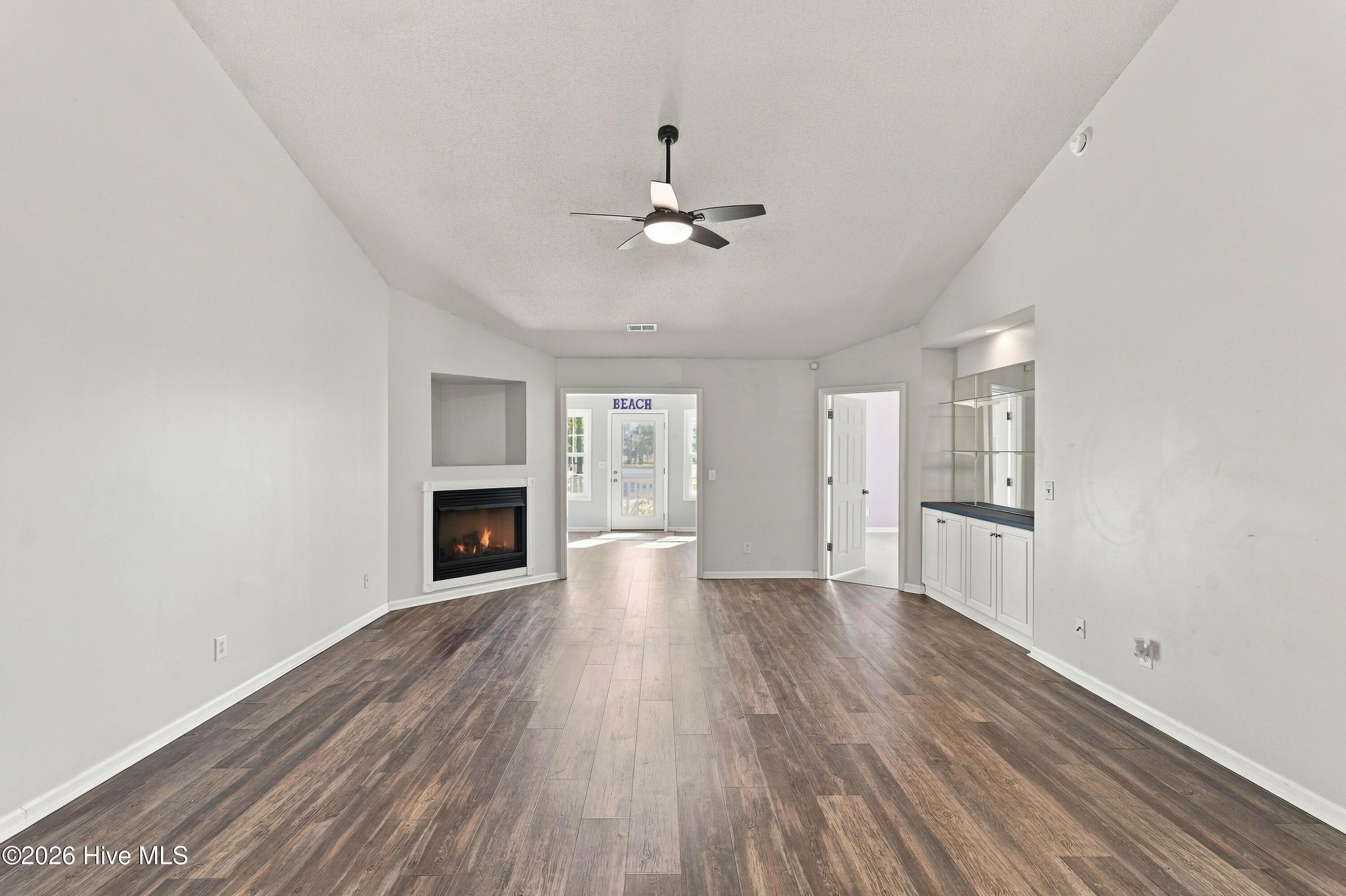 507 Sunset Oaks Lane Property Photo 3