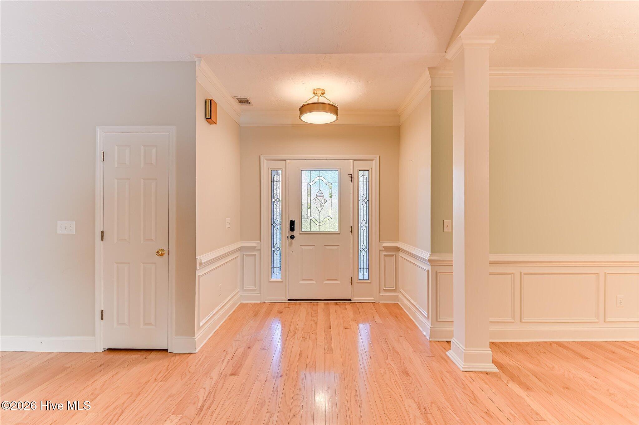 1088 Hampstead Place Property Photo 5