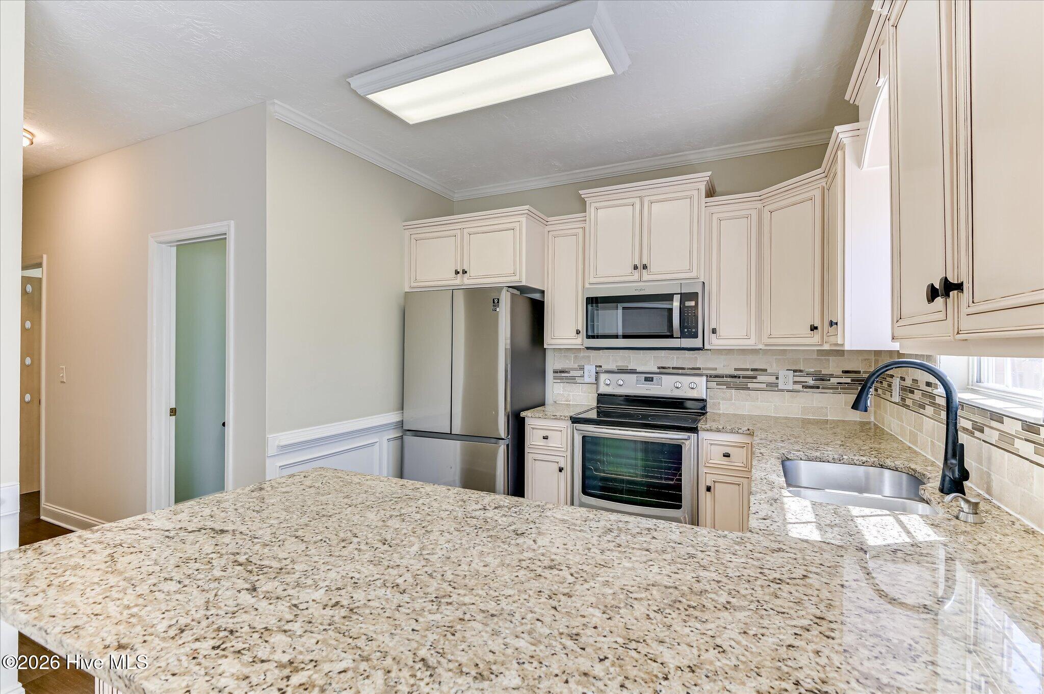 1088 Hampstead Place Property Photo 19