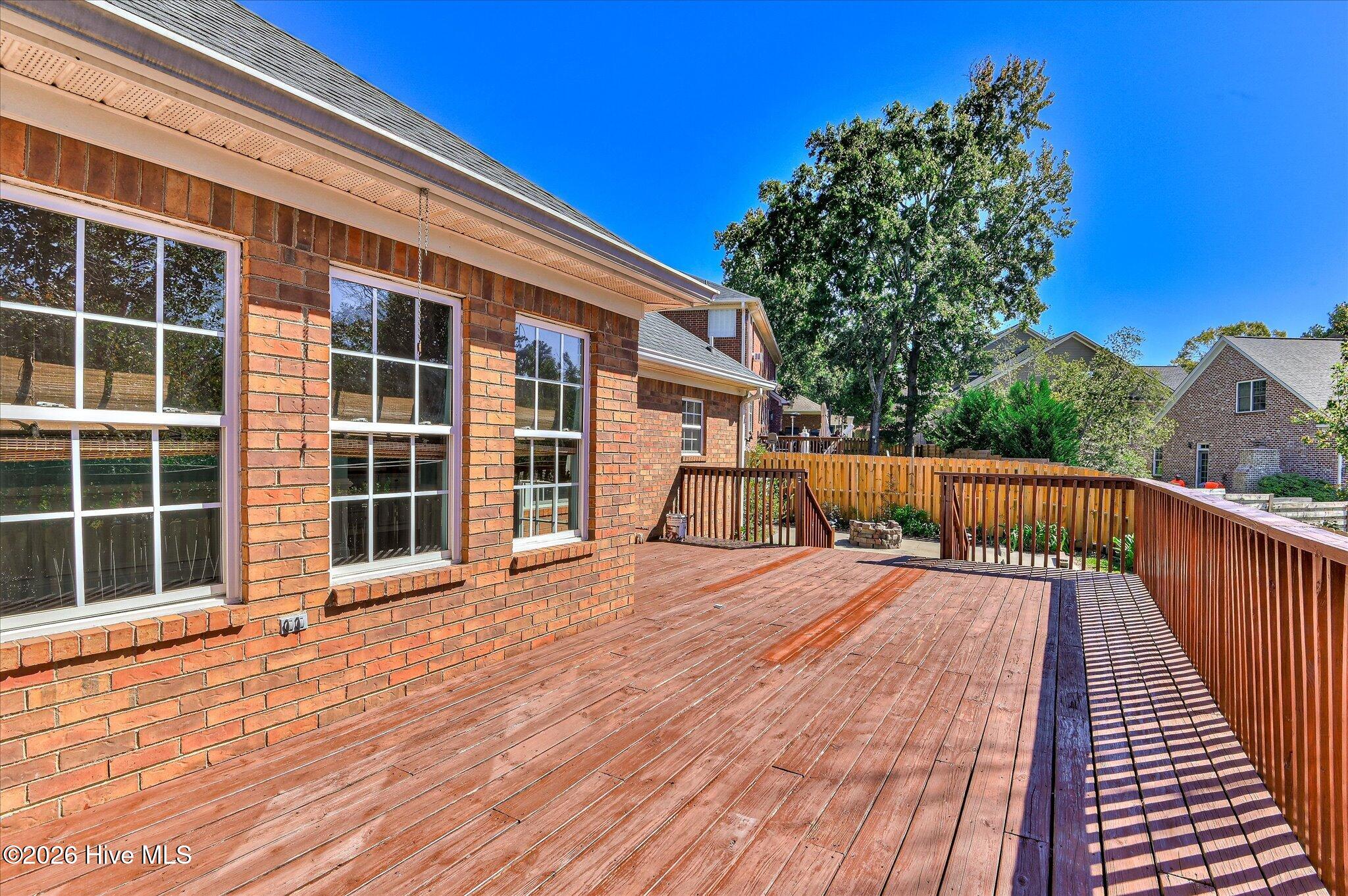 1088 Hampstead Place Property Photo 40