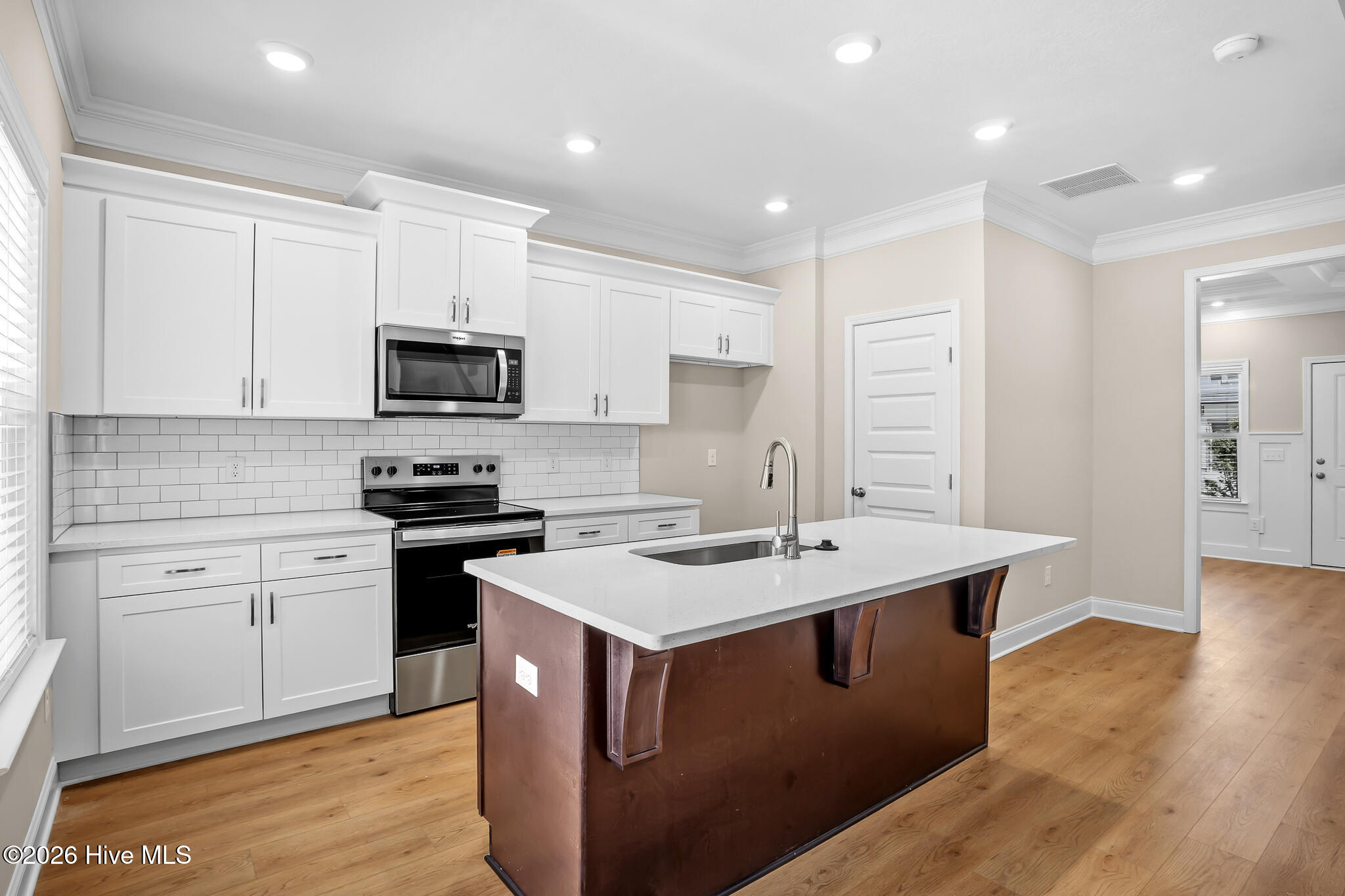 746 Bronze Way Property Photo 8