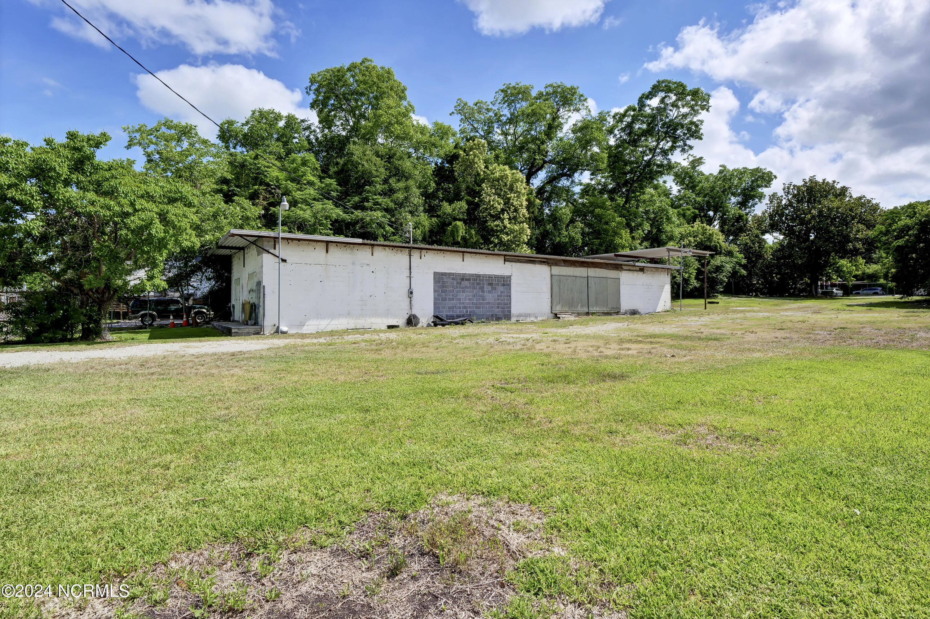 610 S Front Street Property Photo 7