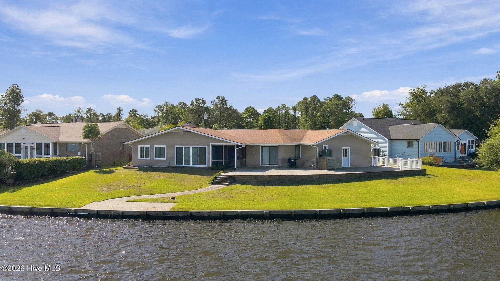 905 Grenada Court Property Photo 1