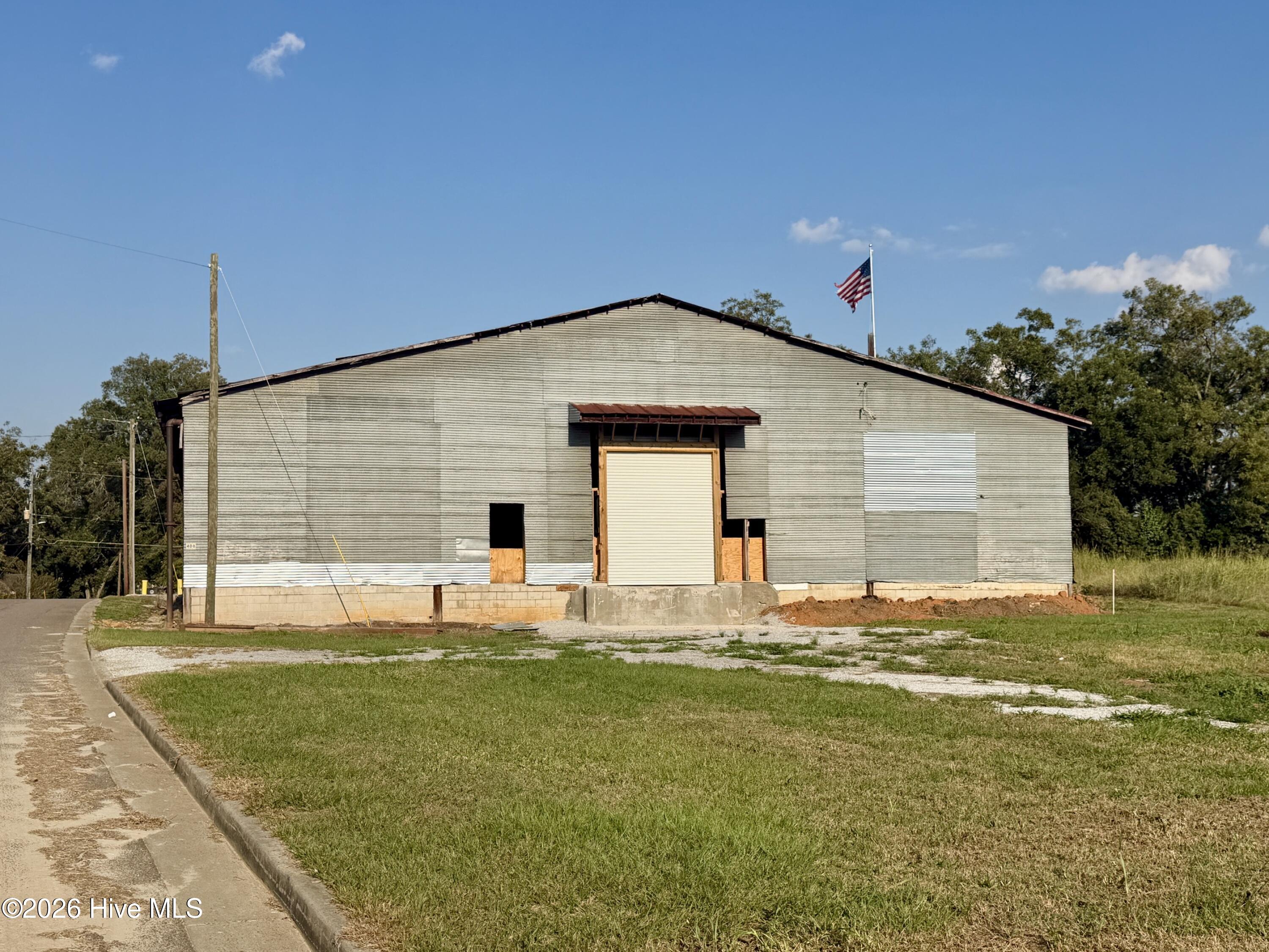 408 E 8th Street Property Photo 6