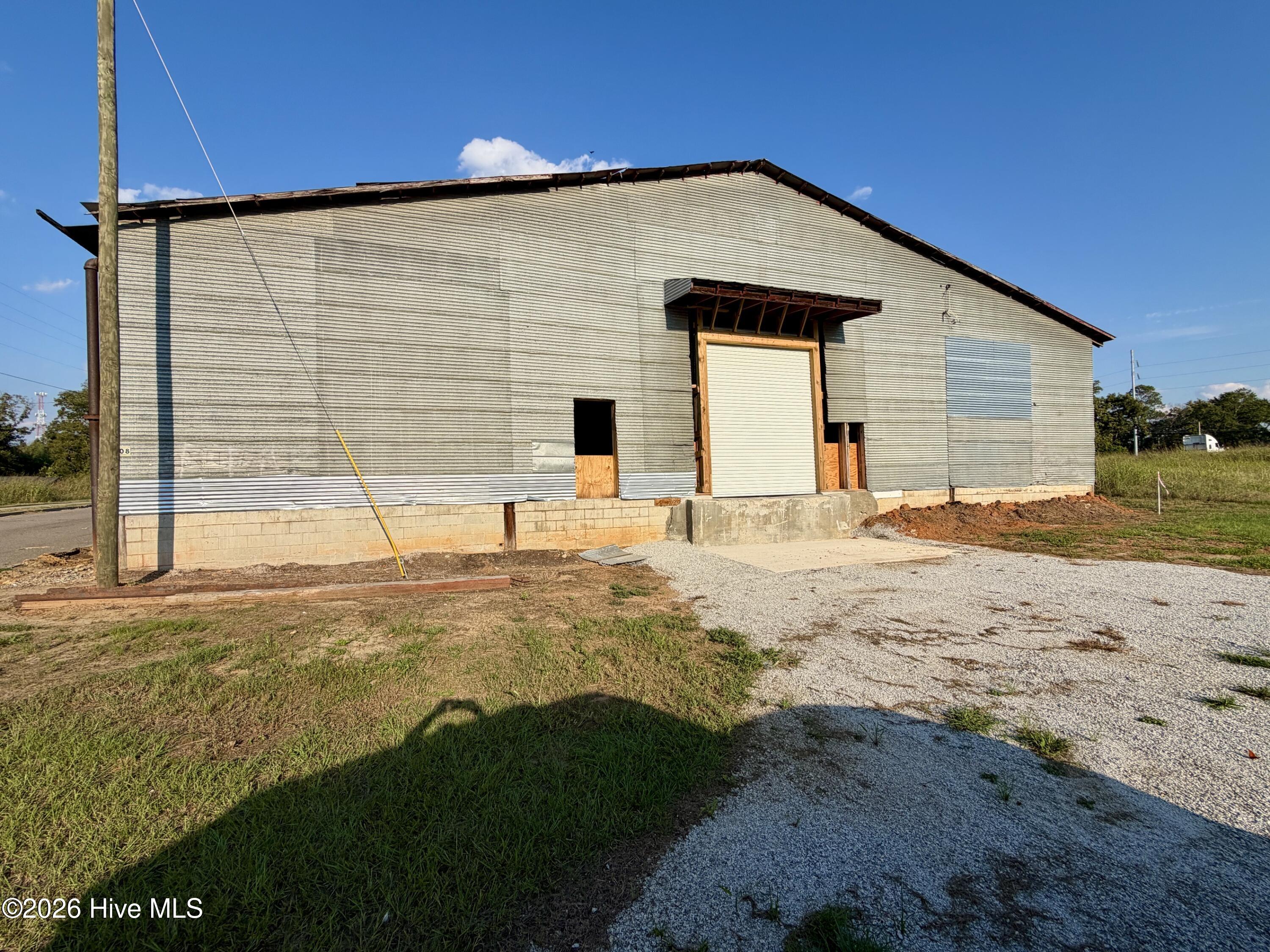 408 E 8th Street Property Photo 18