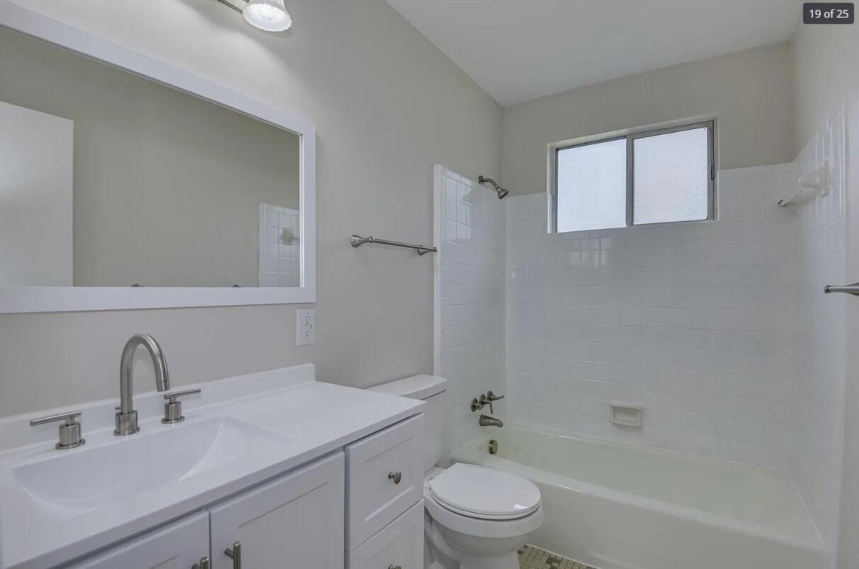 1030 Carriage Drive Apt D Property Photo 6