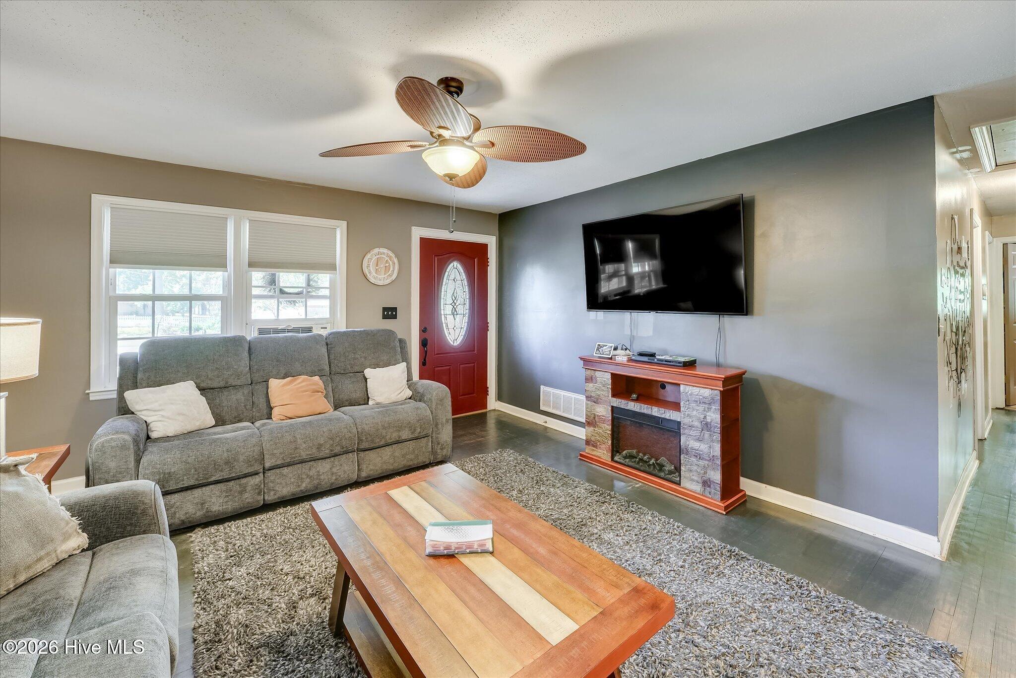 214 Bristol Avenue Property Photo 10