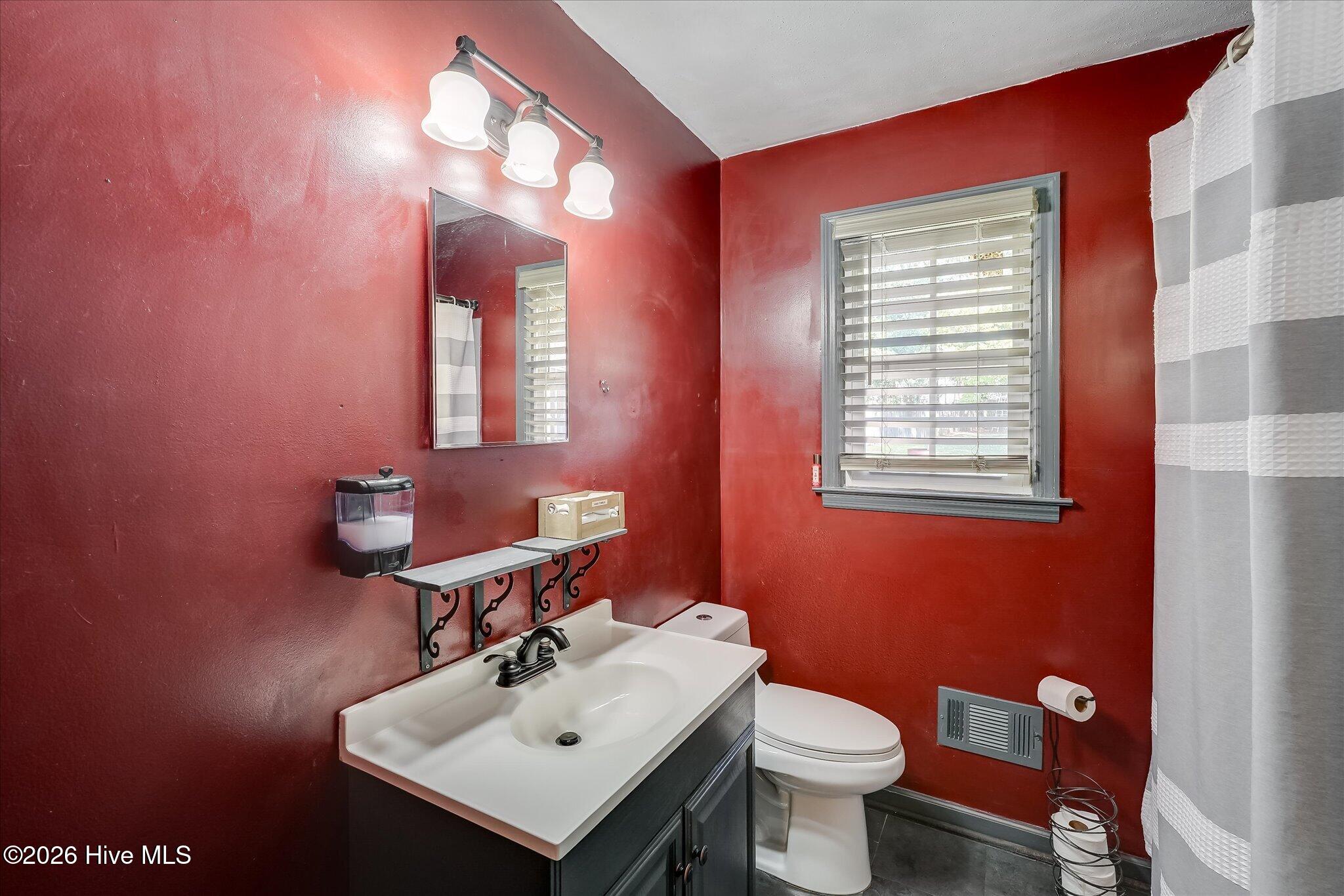 214 Bristol Avenue Property Photo 22