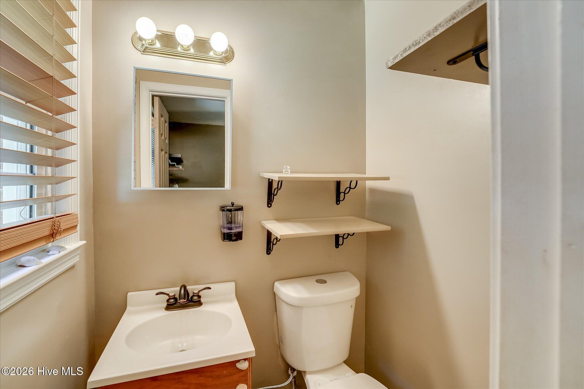 214 Bristol Avenue Property Photo 27