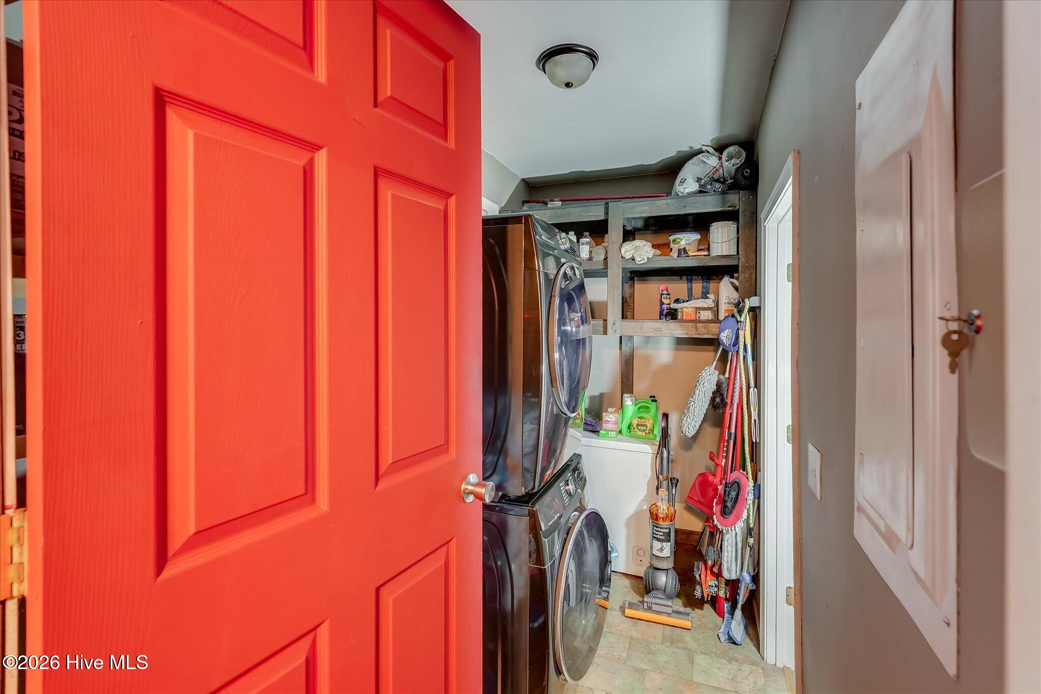 214 Bristol Avenue Property Photo 29