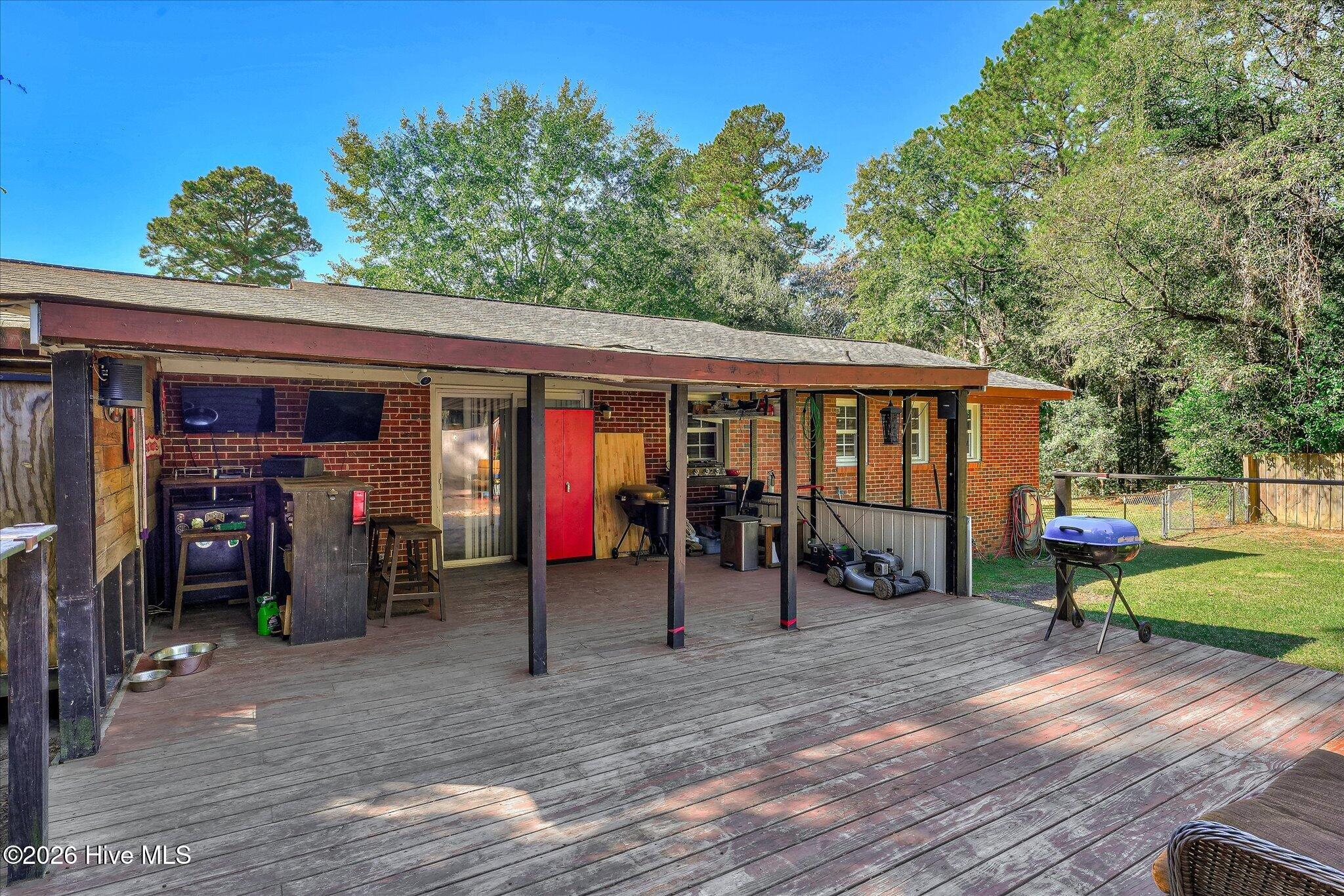 214 Bristol Avenue Property Photo 36