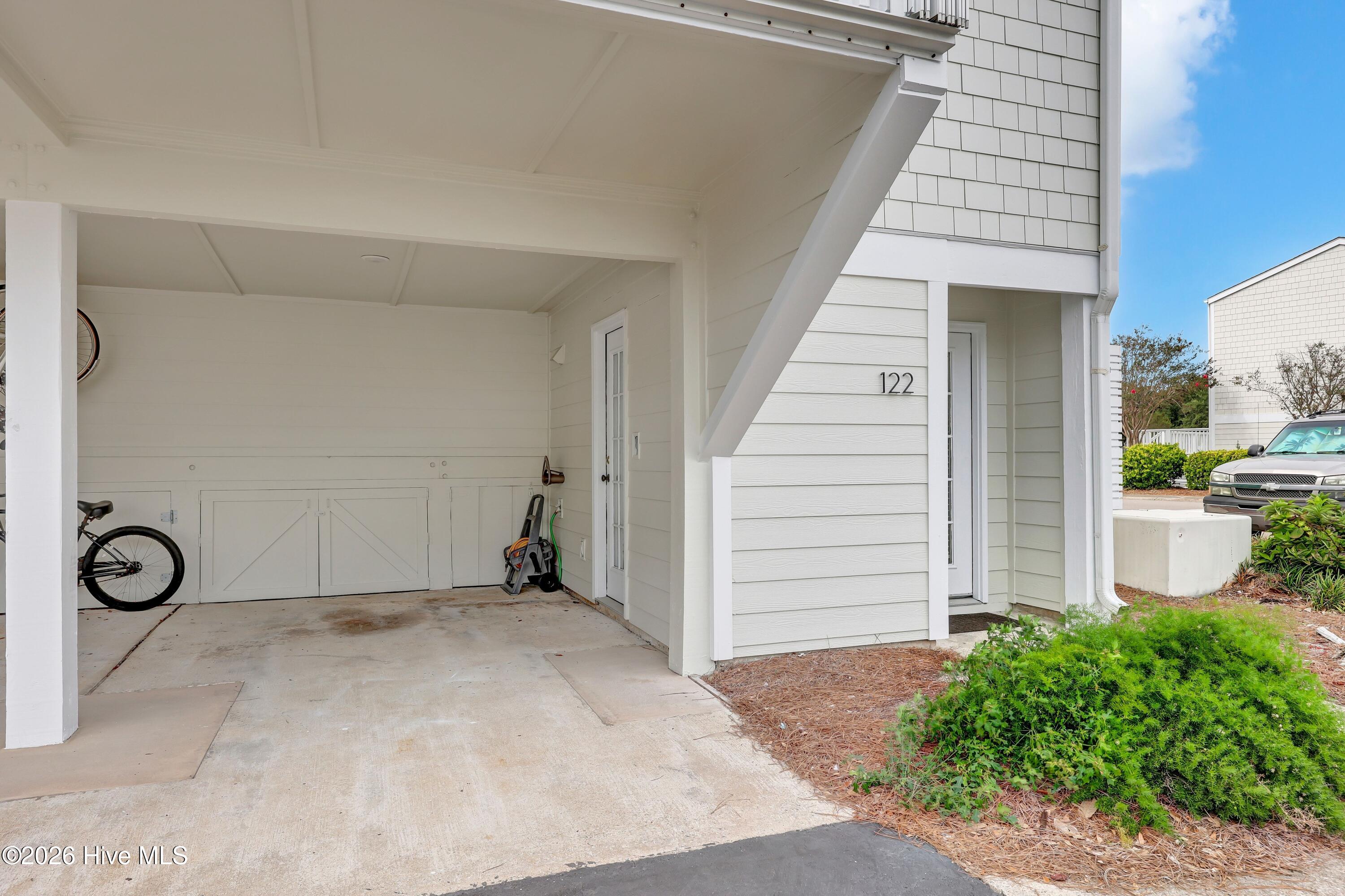 122 Driftwood Court Property Photo 2