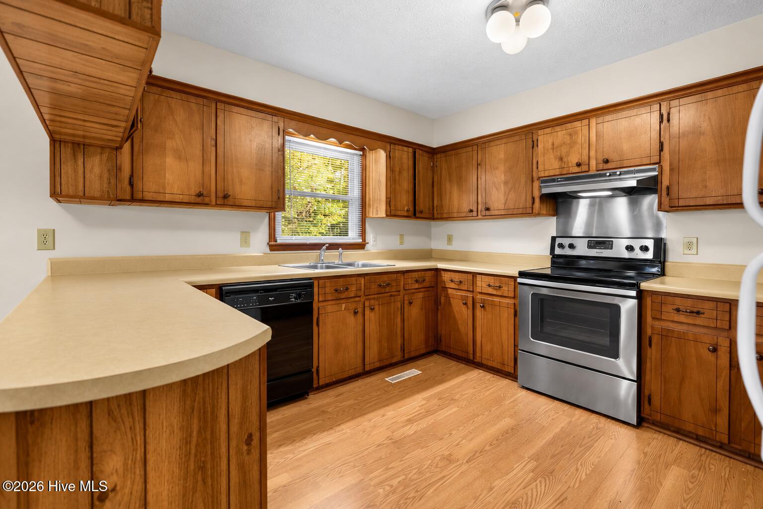 121 Wayne Street Property Photo 8