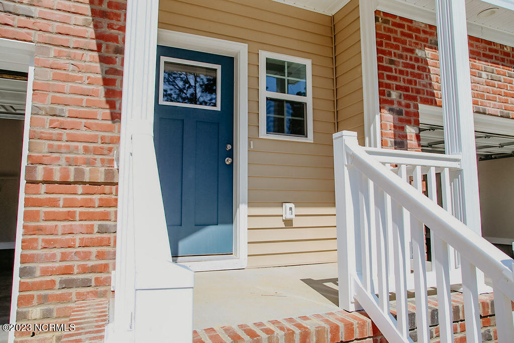 824 Ducks Landing Property Photo 4