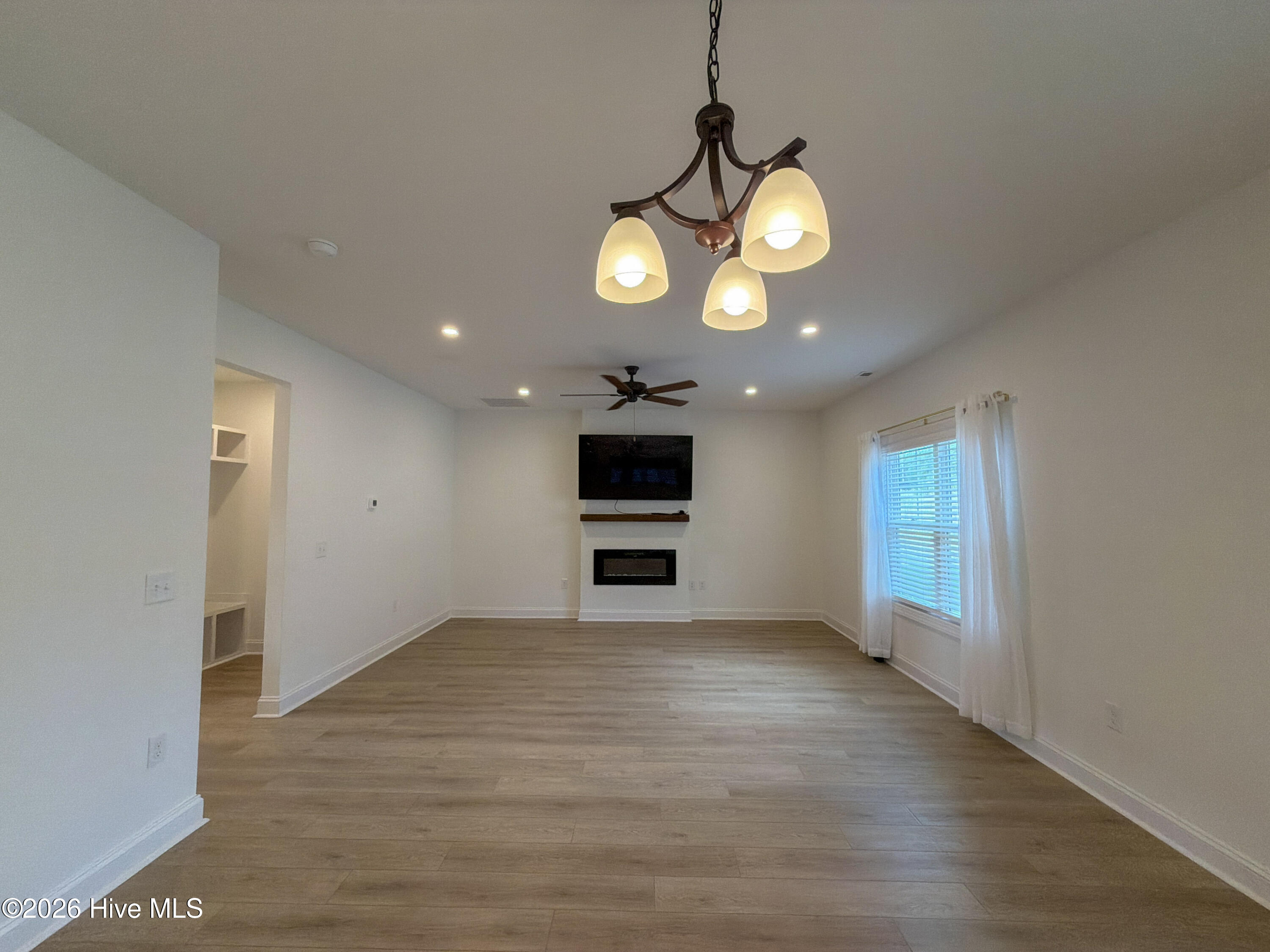 504 Burgundy Drive Property Photo 11