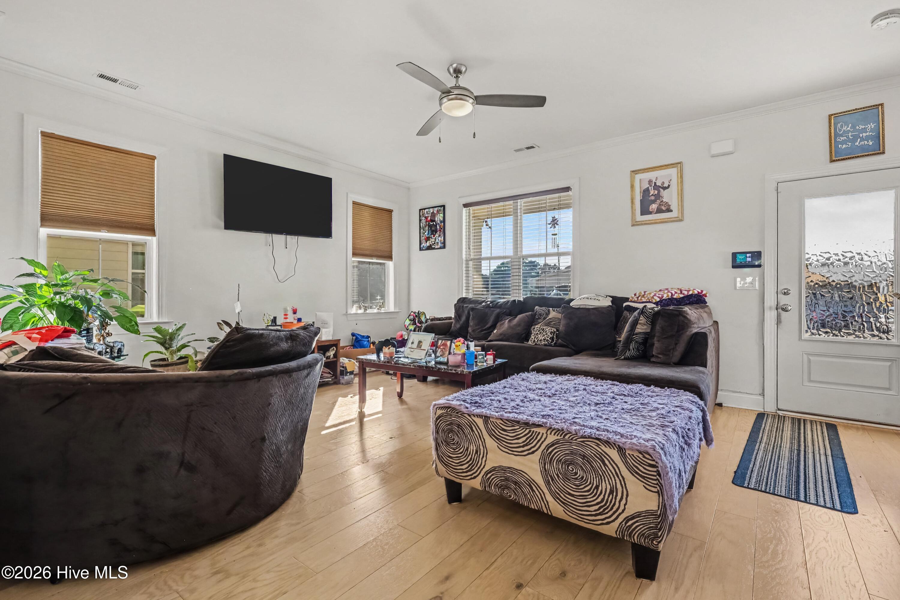 1625 Berry Avenue Property Photo 10