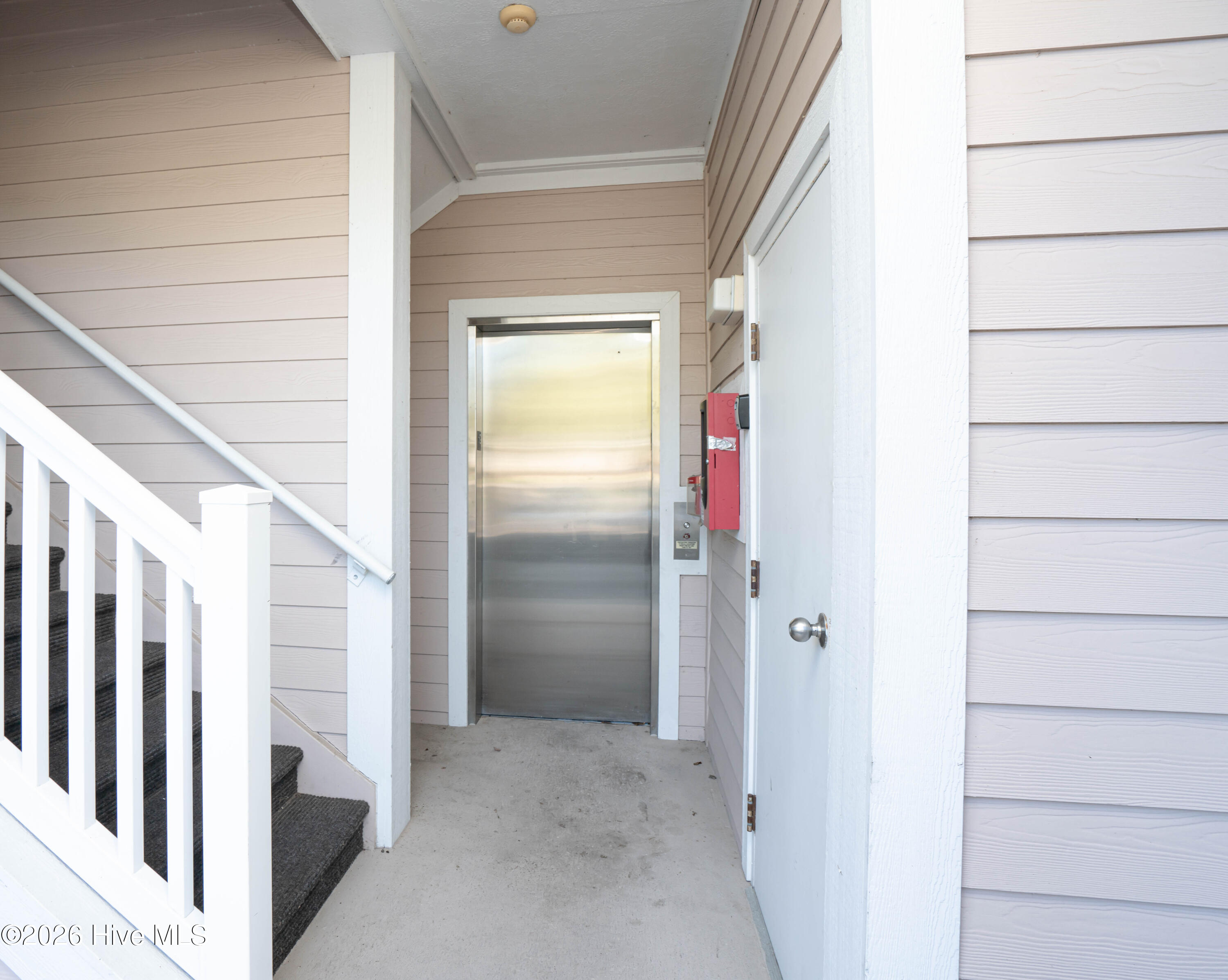 186 Clubhouse Road Apt 4 Property Photo 1