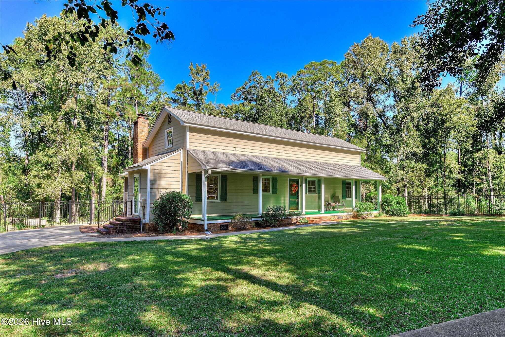 6 Gregory Court