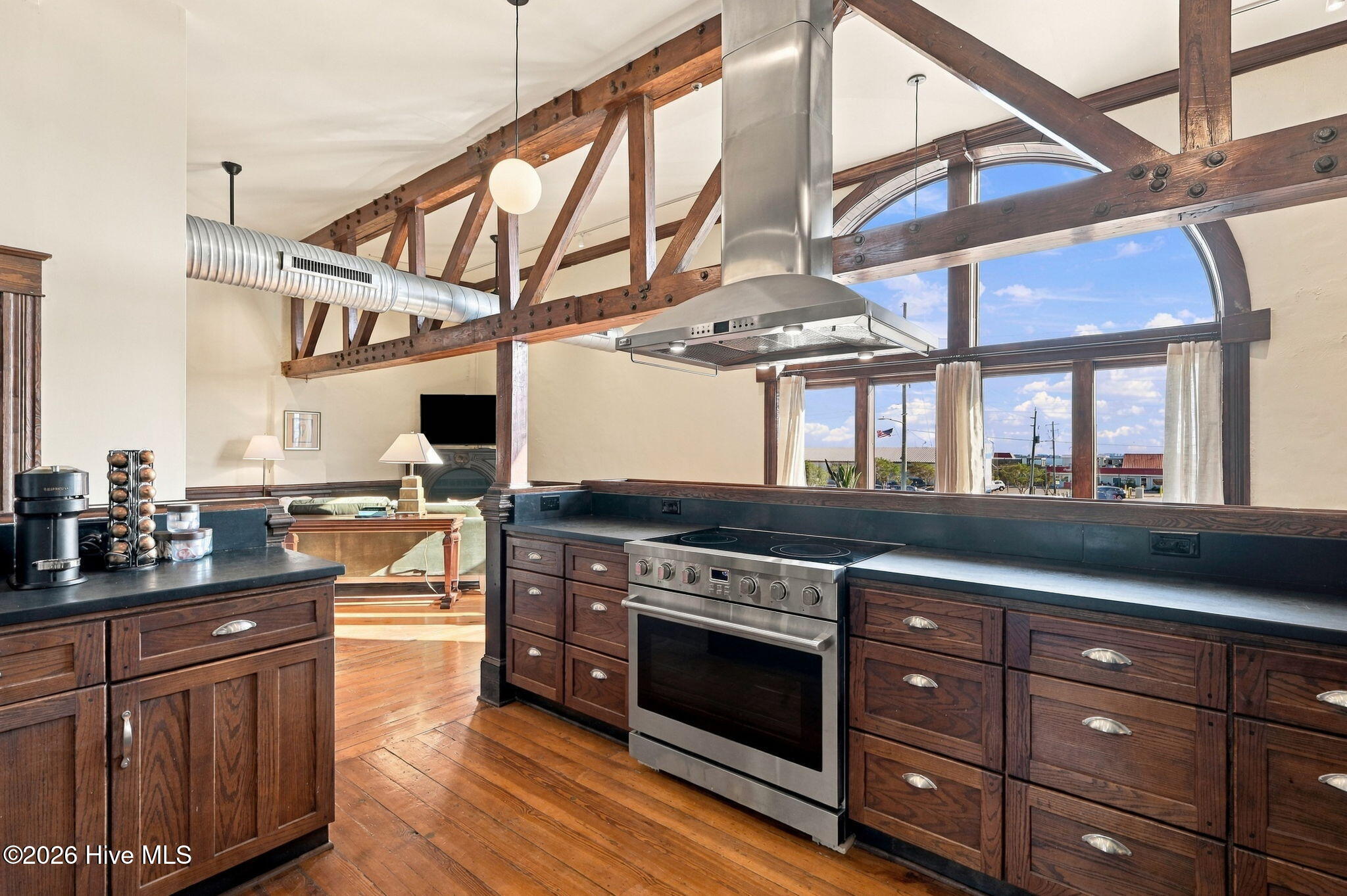 500 Arendell Street Property Photo 8
