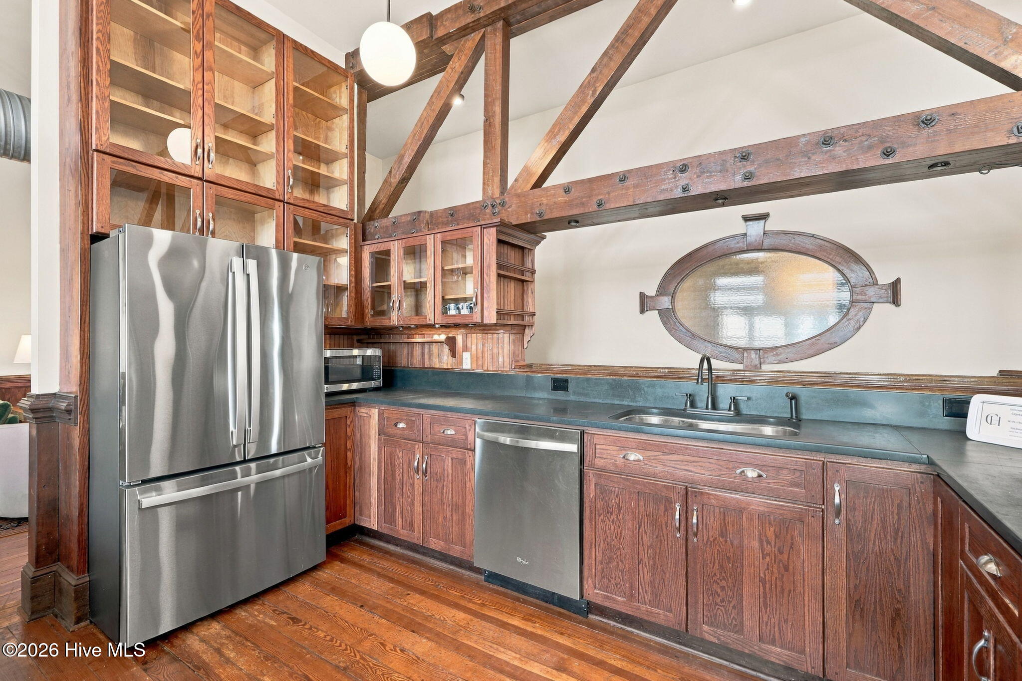 500 Arendell Street Property Photo 13