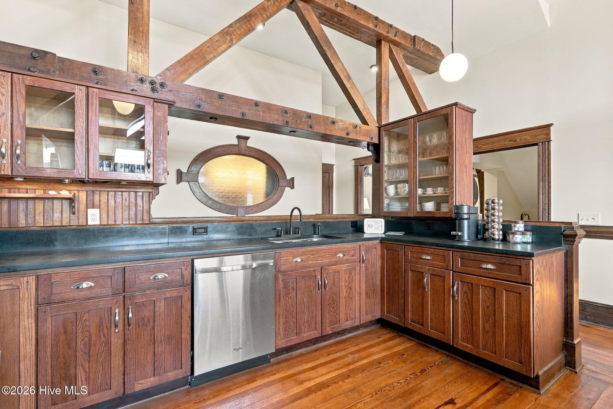 500 Arendell Street Property Photo 14