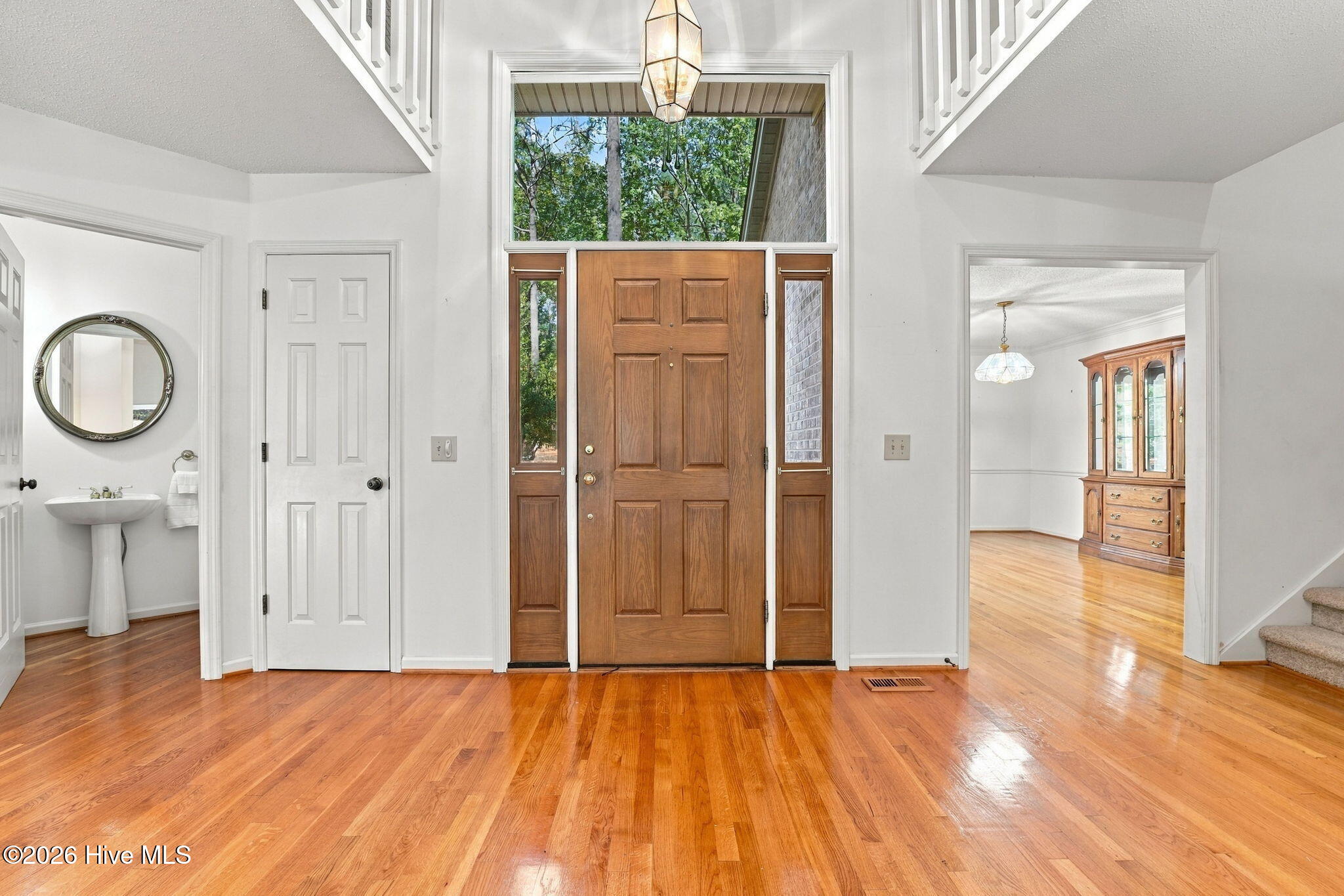 2 Torrey Pines Place Property Photo 6