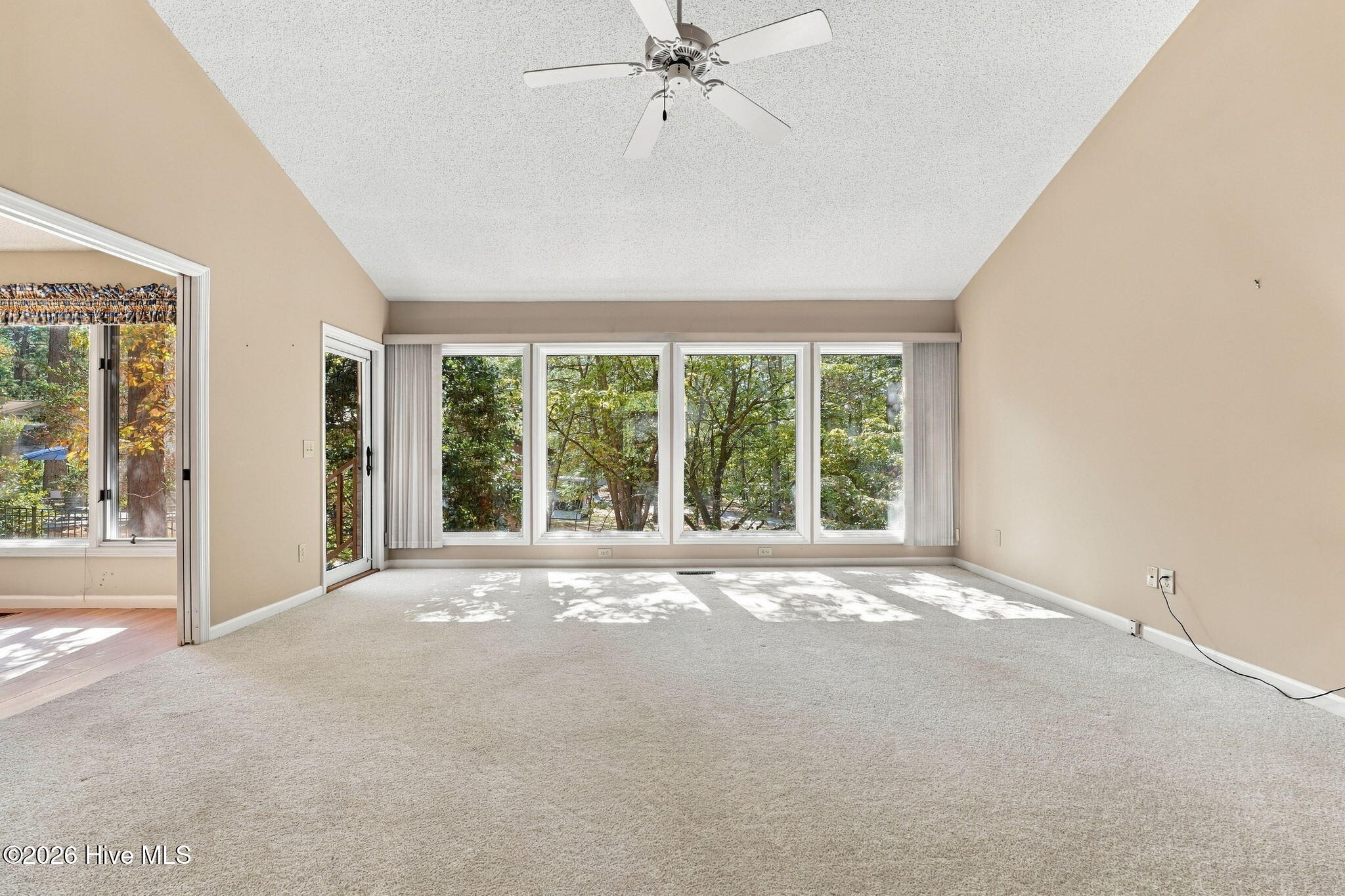 2 Torrey Pines Place Property Photo 9