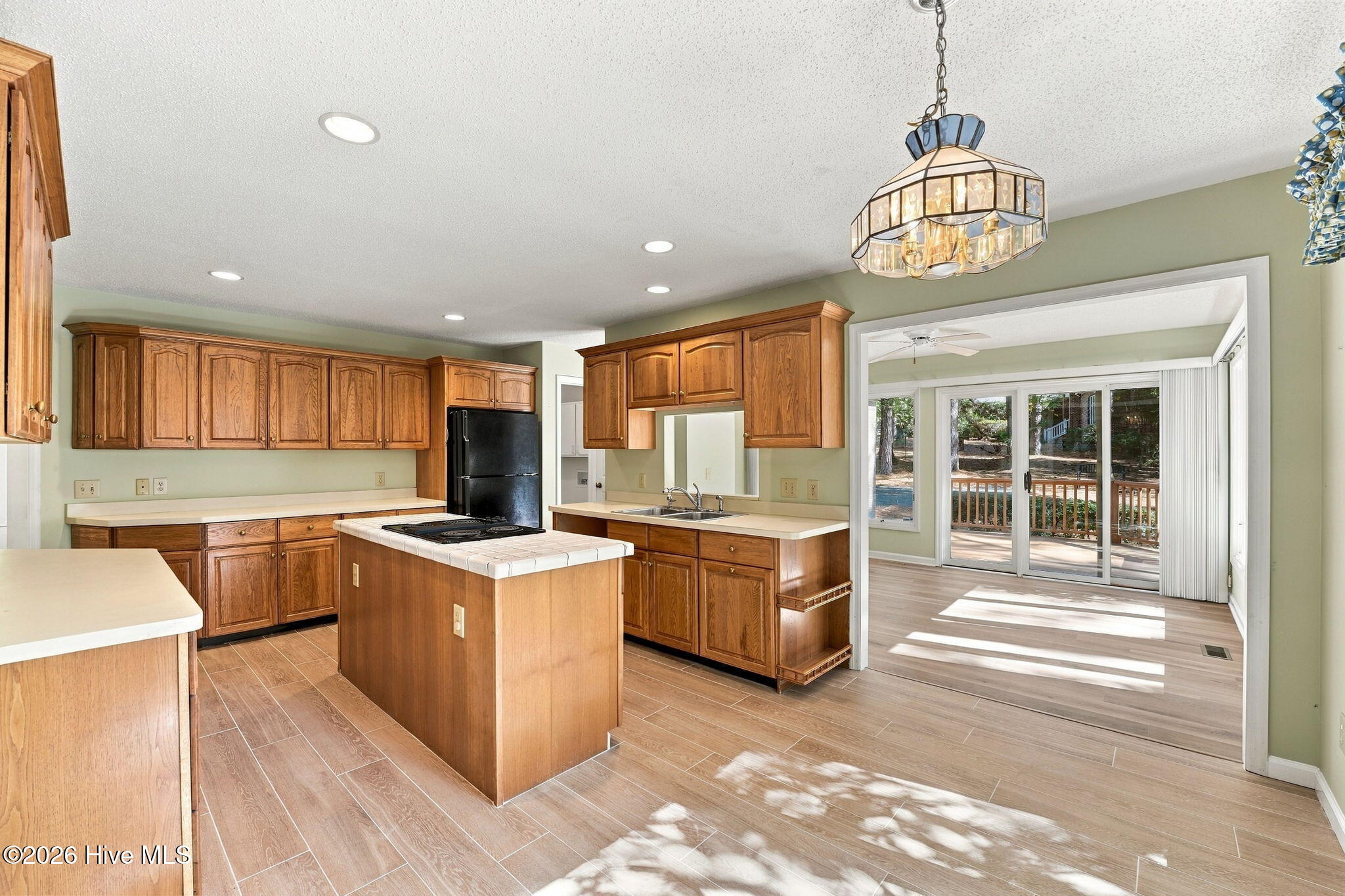 2 Torrey Pines Place Property Photo 13