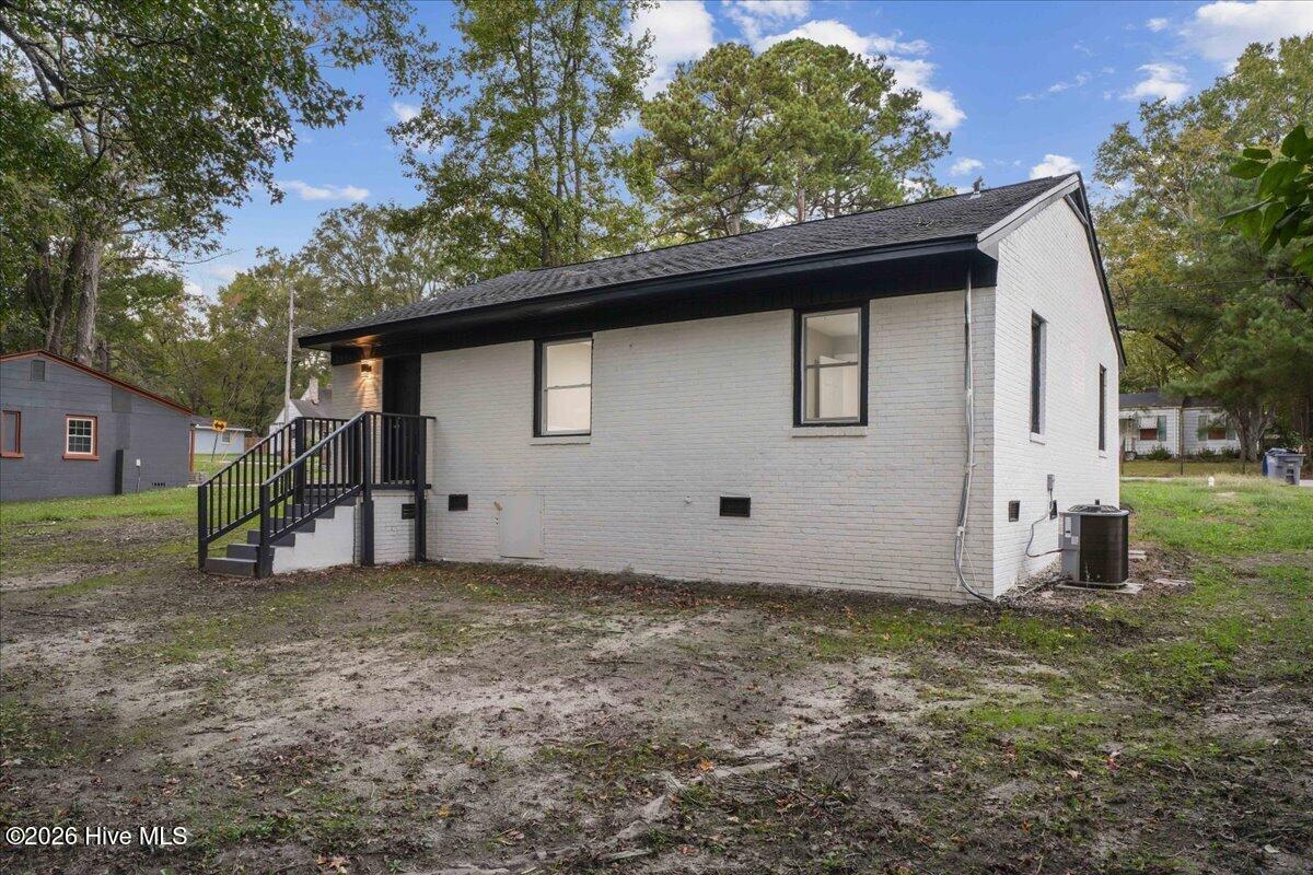909 Tyan Street Property Photo 7