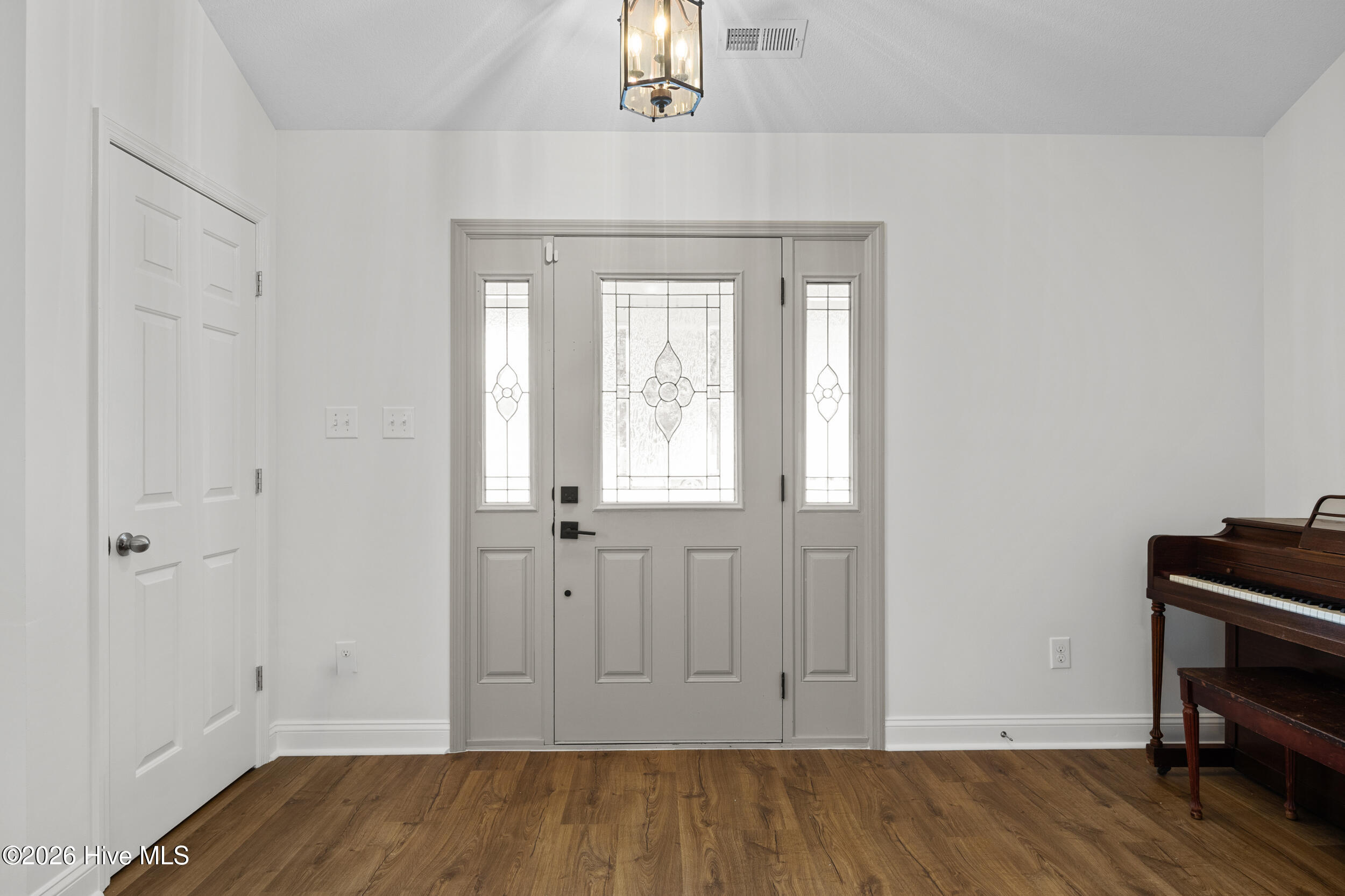 700 Cattail Court Property Photo 5