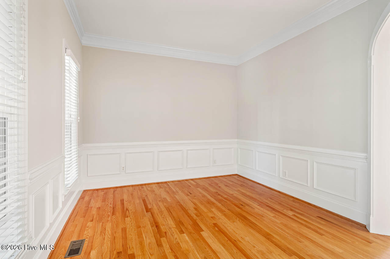 803 Highgrove Drive Property Photo 10