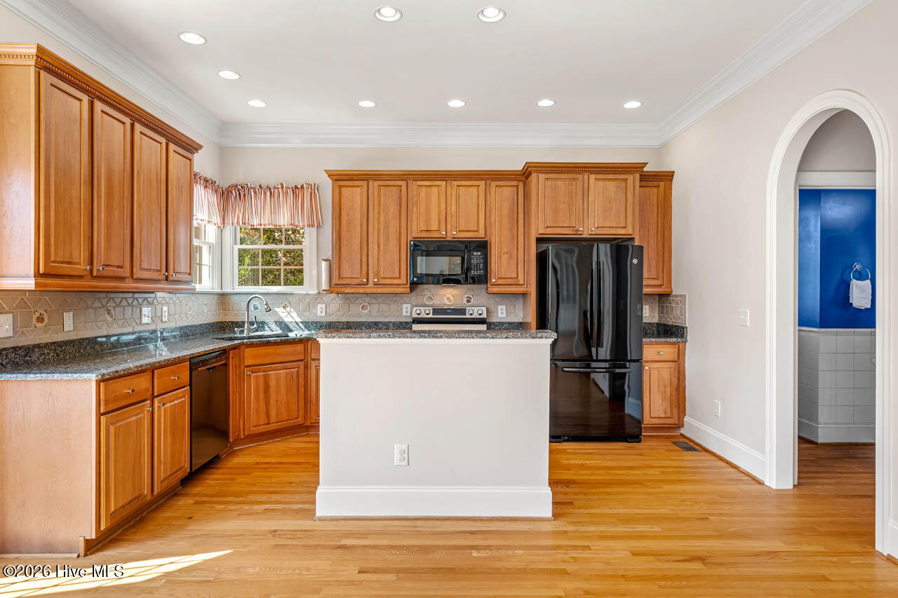 803 Highgrove Drive Property Photo 31