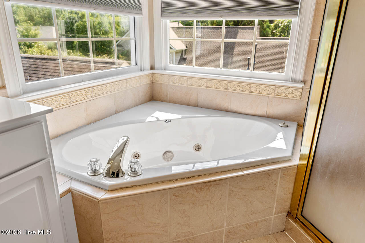 803 Highgrove Drive Property Photo 40