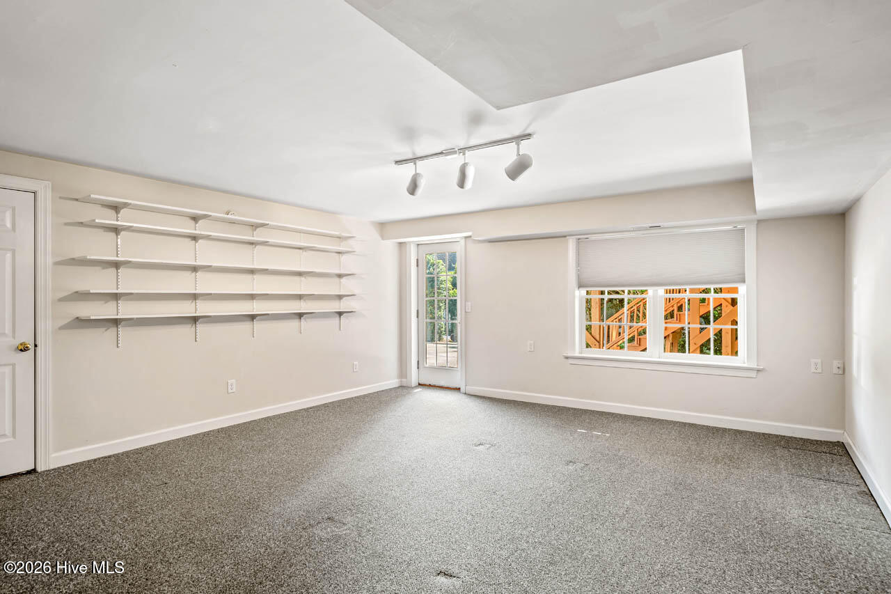 803 Highgrove Drive Property Photo 48