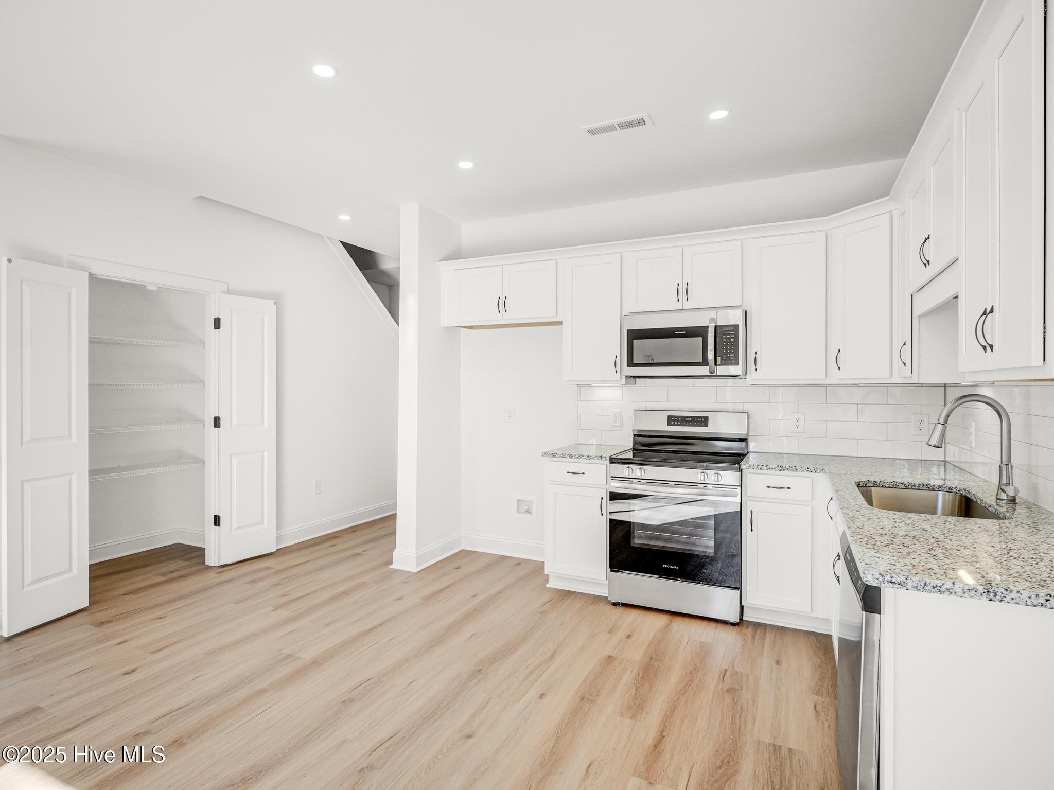 255 Townhome Lane Property Photo 13