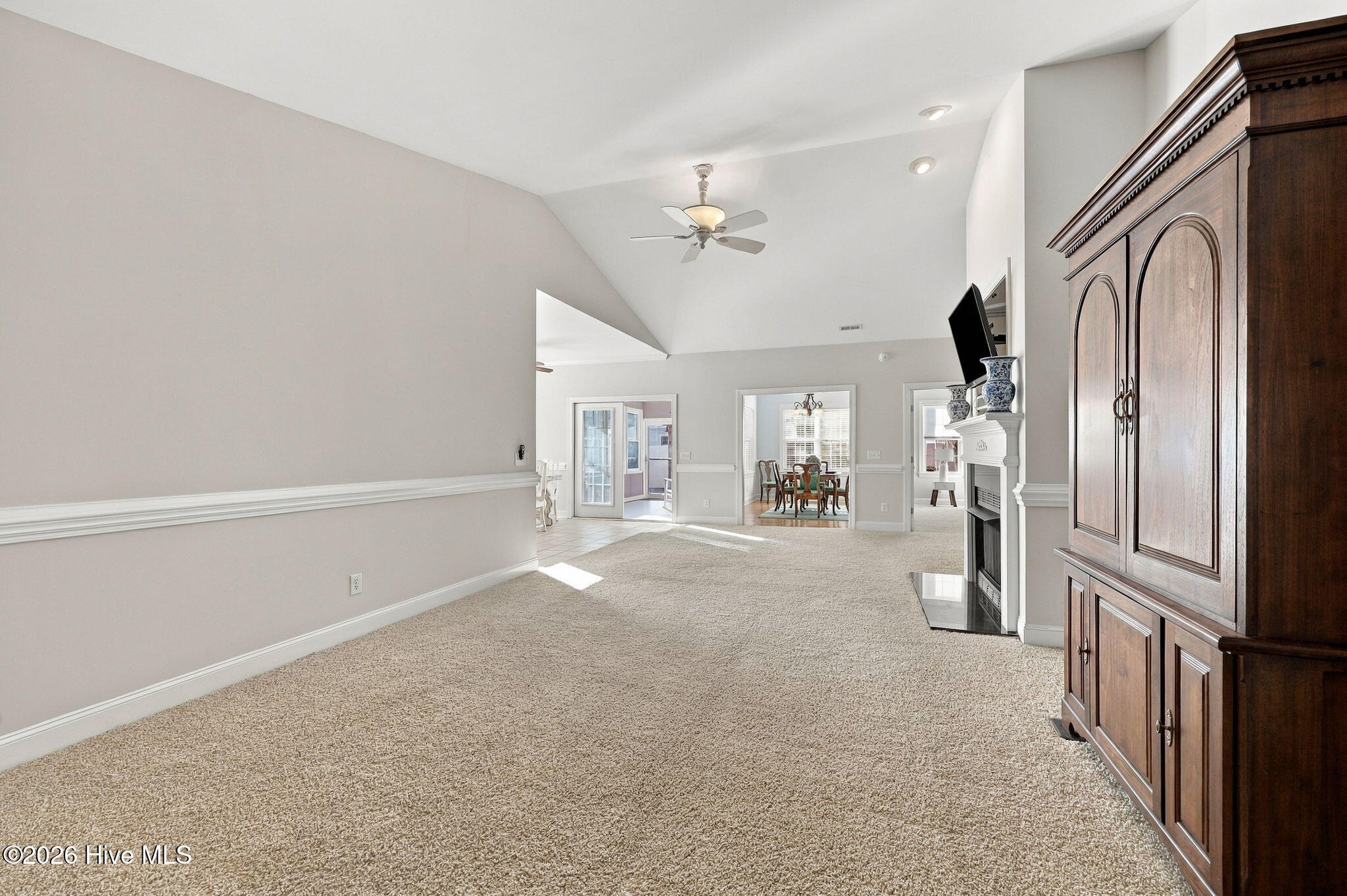 1029 Dearborn Court Property Photo 6