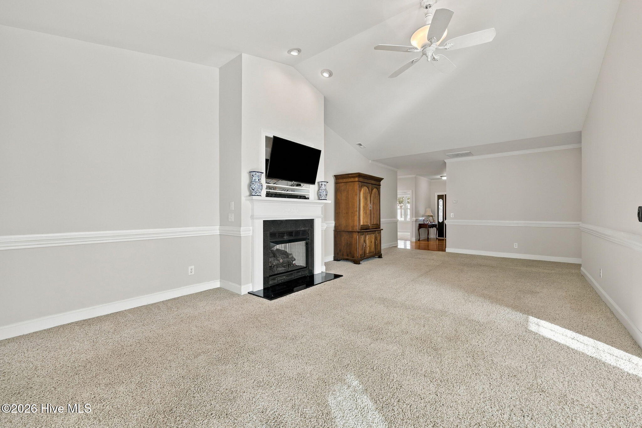 1029 Dearborn Court Property Photo 7
