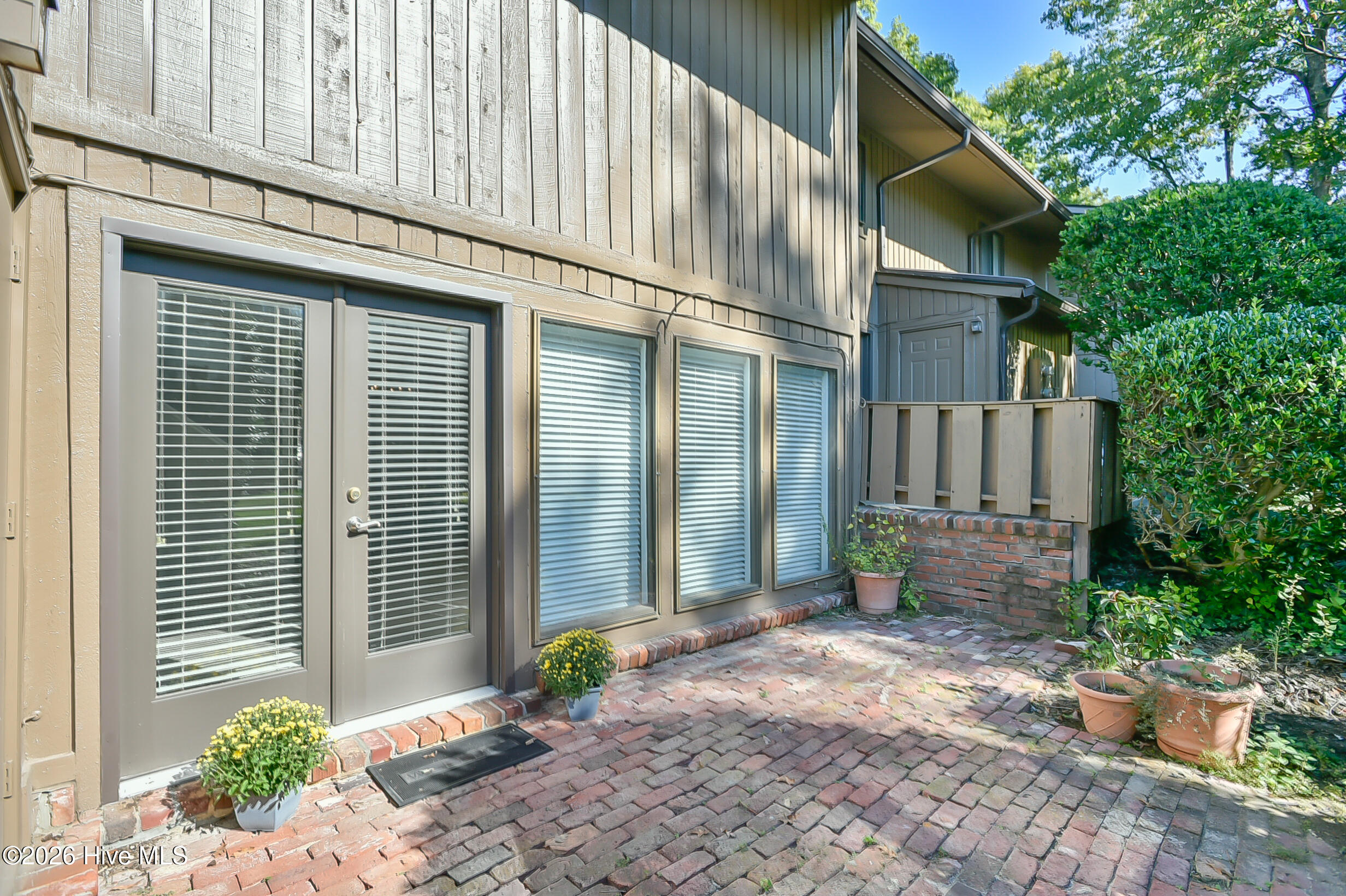 1705 Oak Tree Drive Property Photo 6