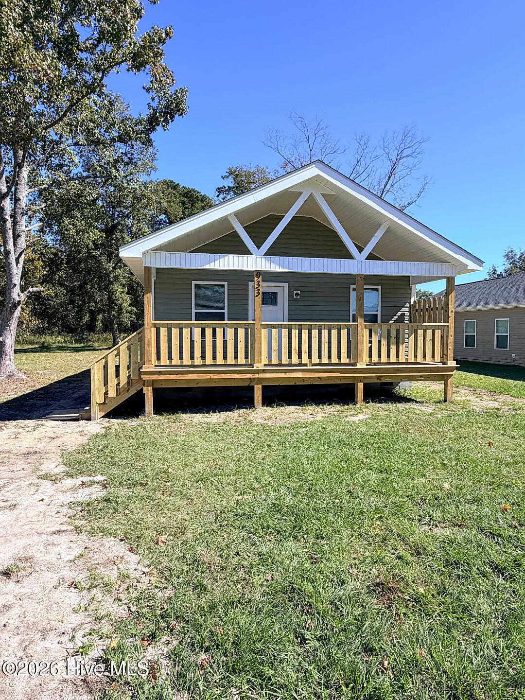 933 Hickman Road Property Photo 2