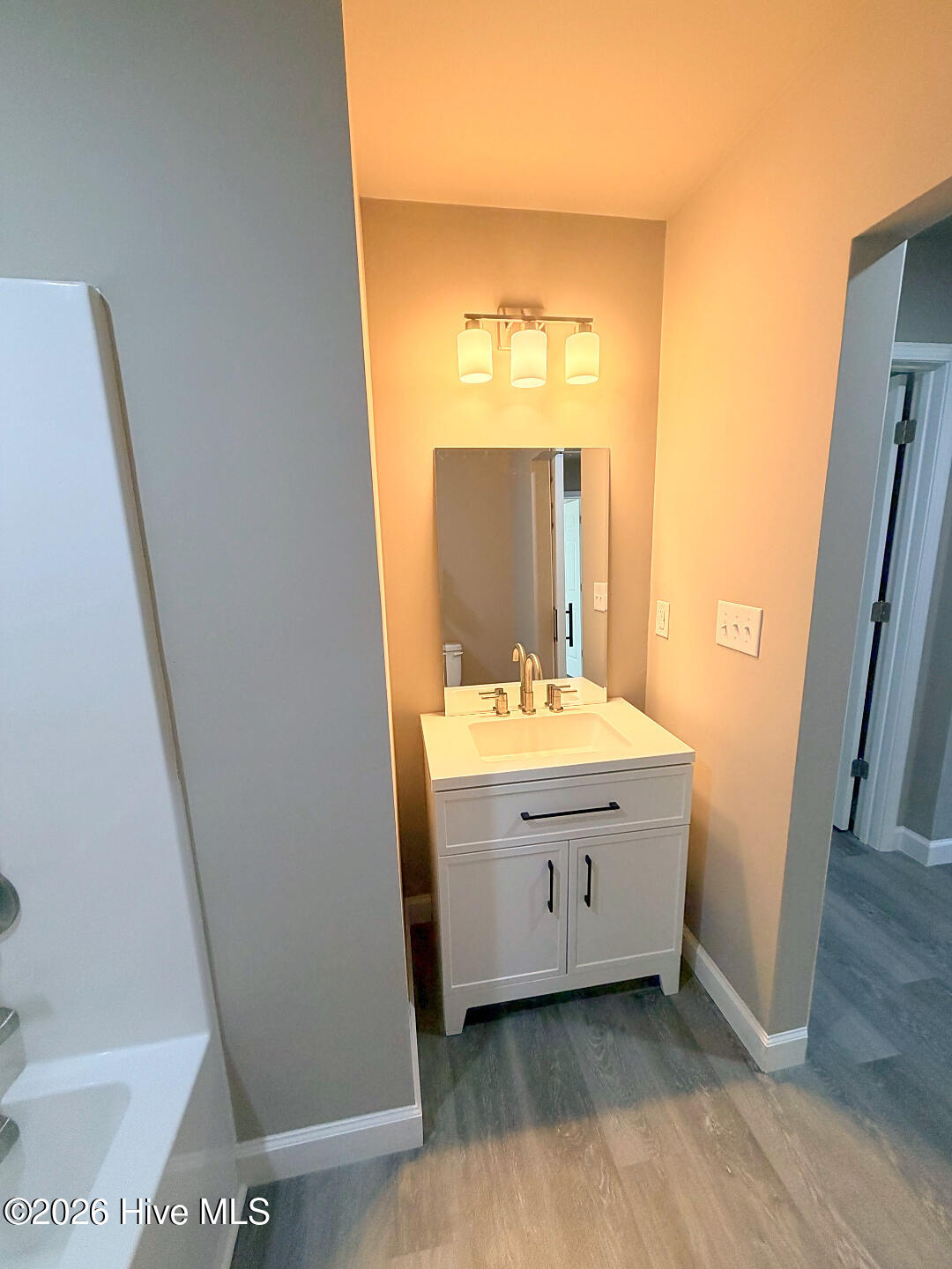 933 Hickman Road Property Photo 13