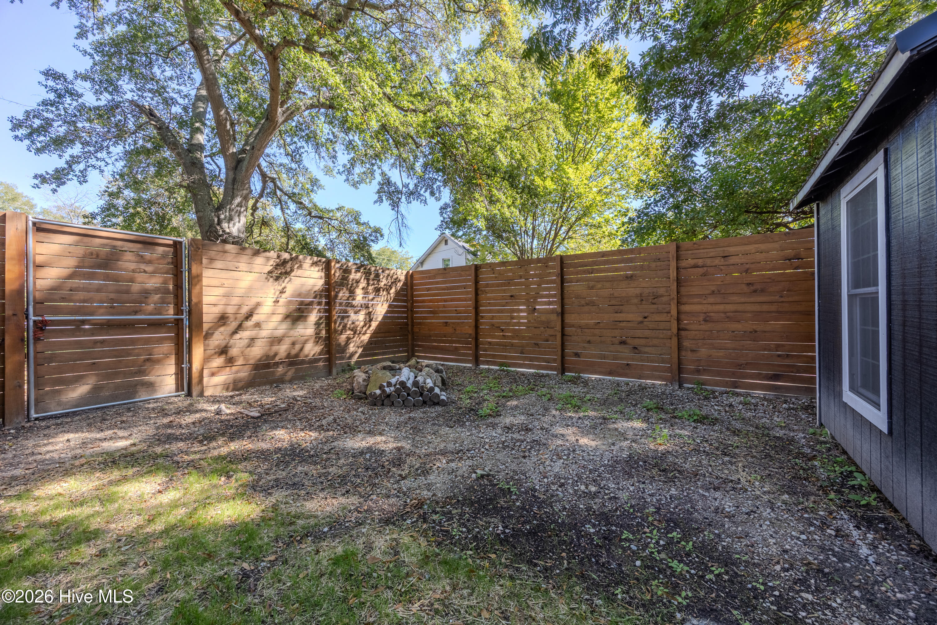 554 Avent Street Property Photo 32
